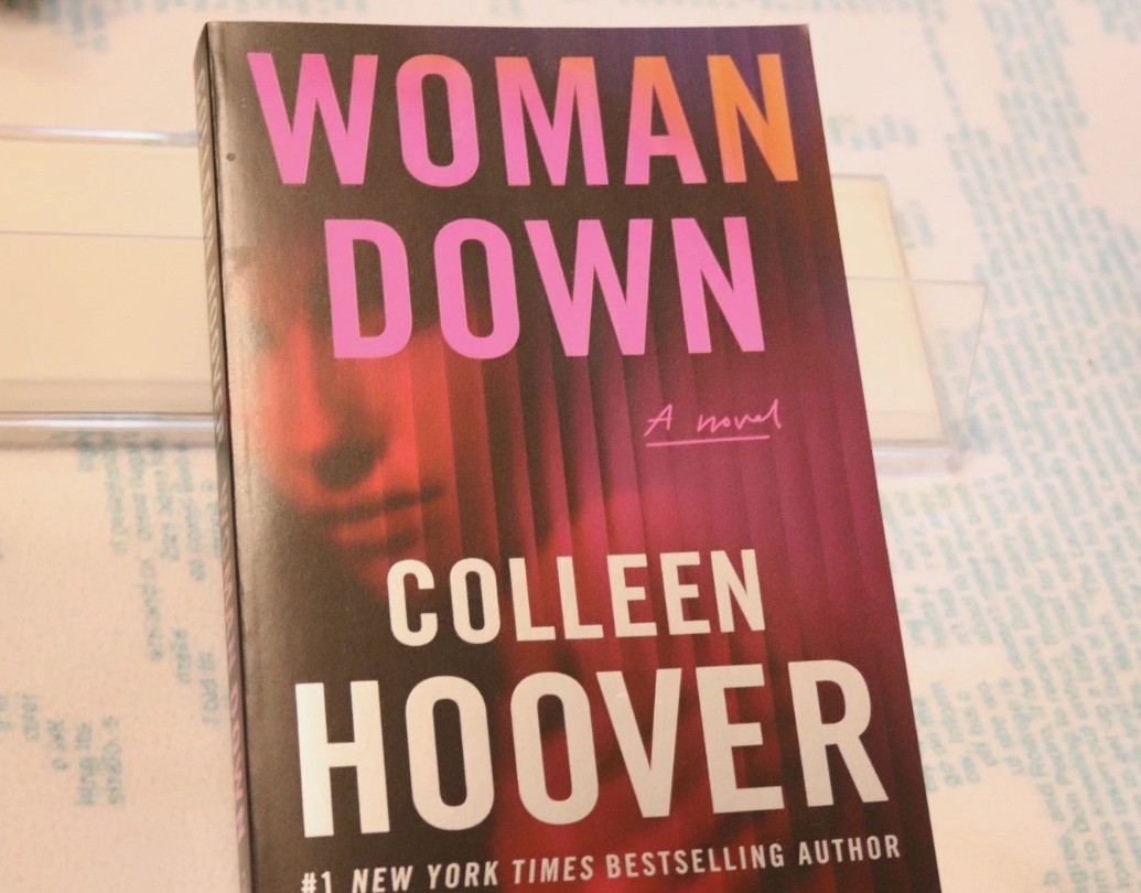 Woman Down A Novel Paperback Book Very Good Condition Fast Shipping