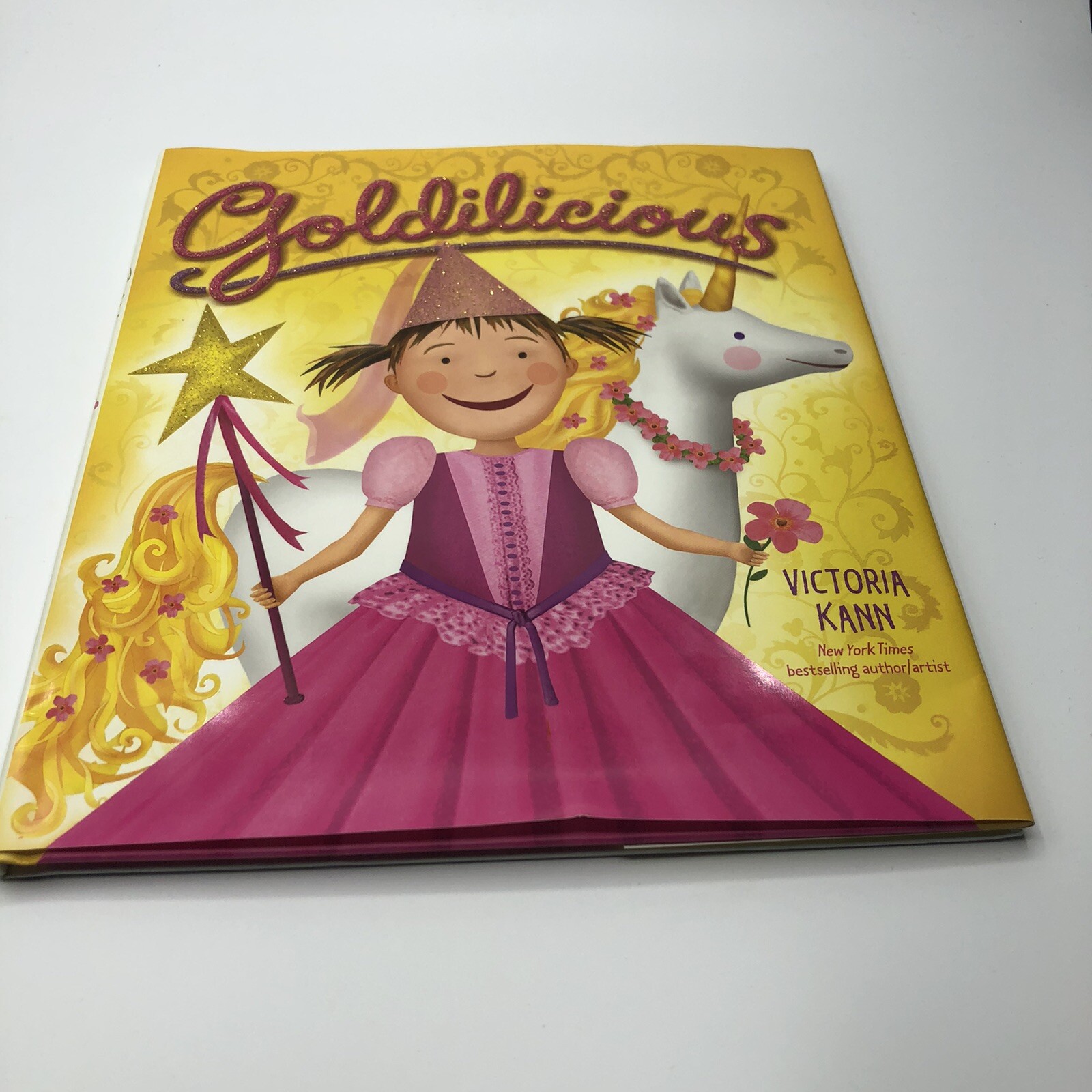 Goldlicious Book by Victoria Kann
