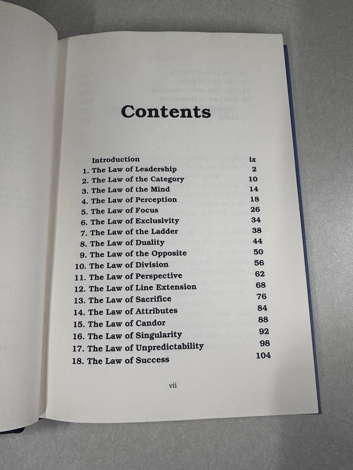 The 22 Immutable Laws Of Marketing – Paperback By Al Ries and Jack Trout – GOOD