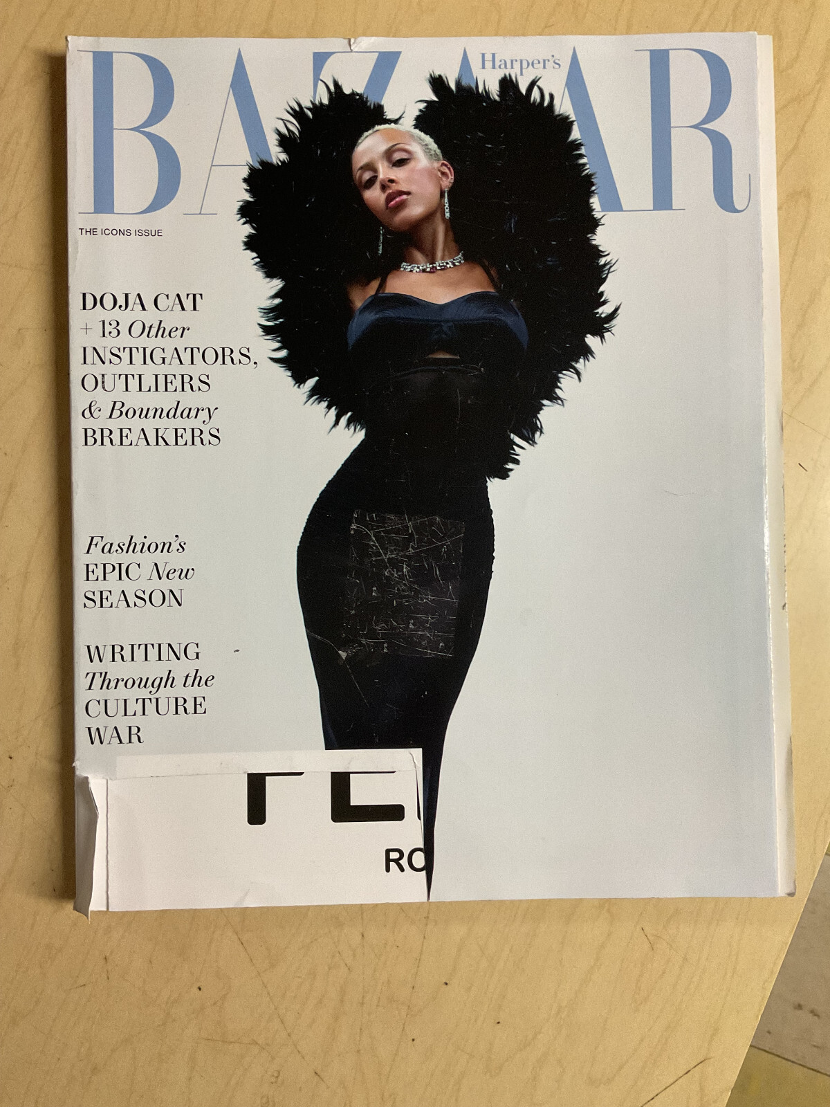 september 2023 Harper Bazaar Doja Cat sexy cover ” The Icons issue ” 248 pages