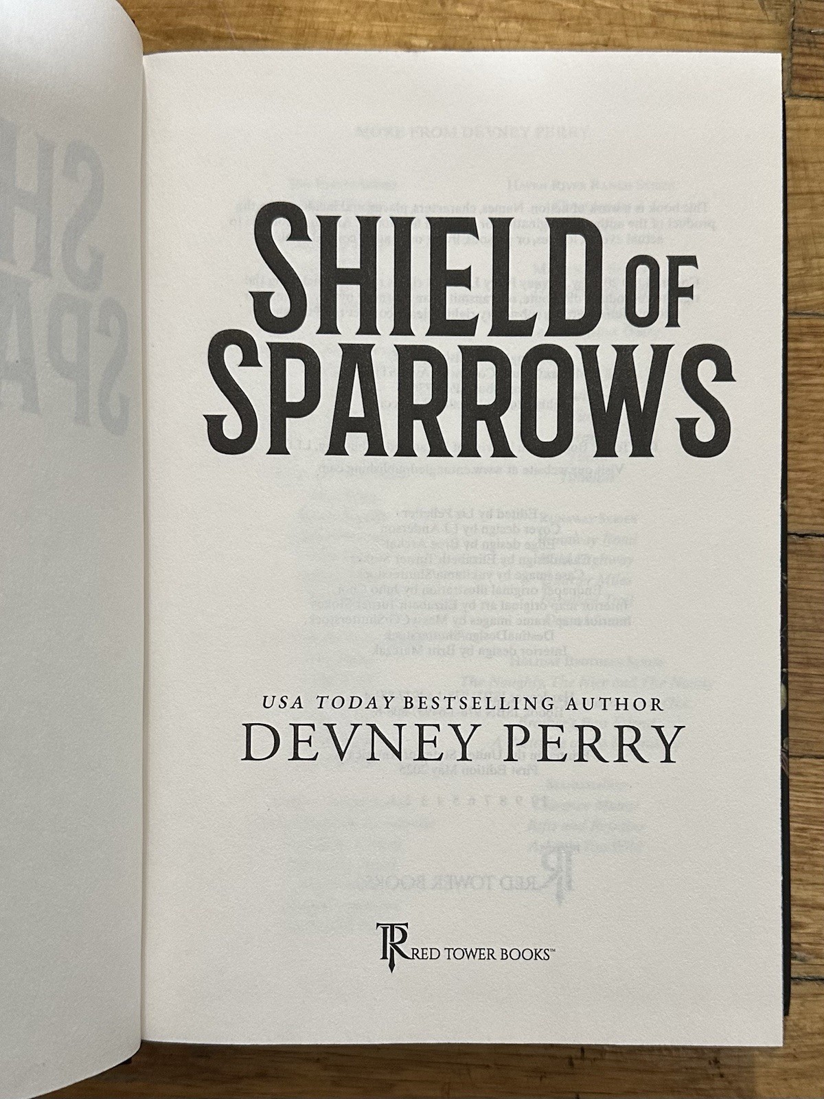 SIGNED Devney Perry Shield of Sparrows Deluxe Edition Sprayed Edges 1st Edition
