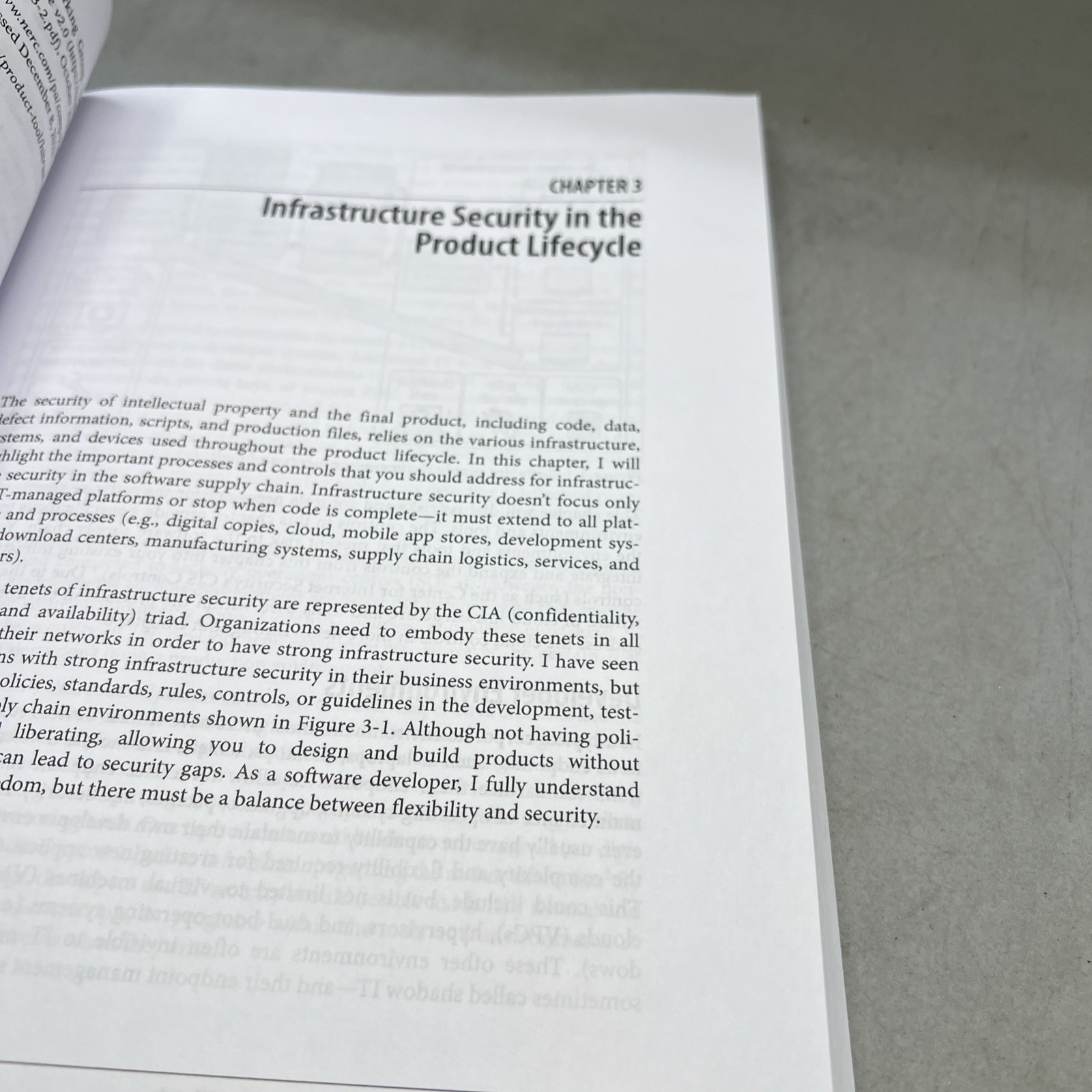 O’REILLY SOFTWARE SUPPLY CHAIN SECURITY BY CASSIE CROSSLEY 2024 Signed