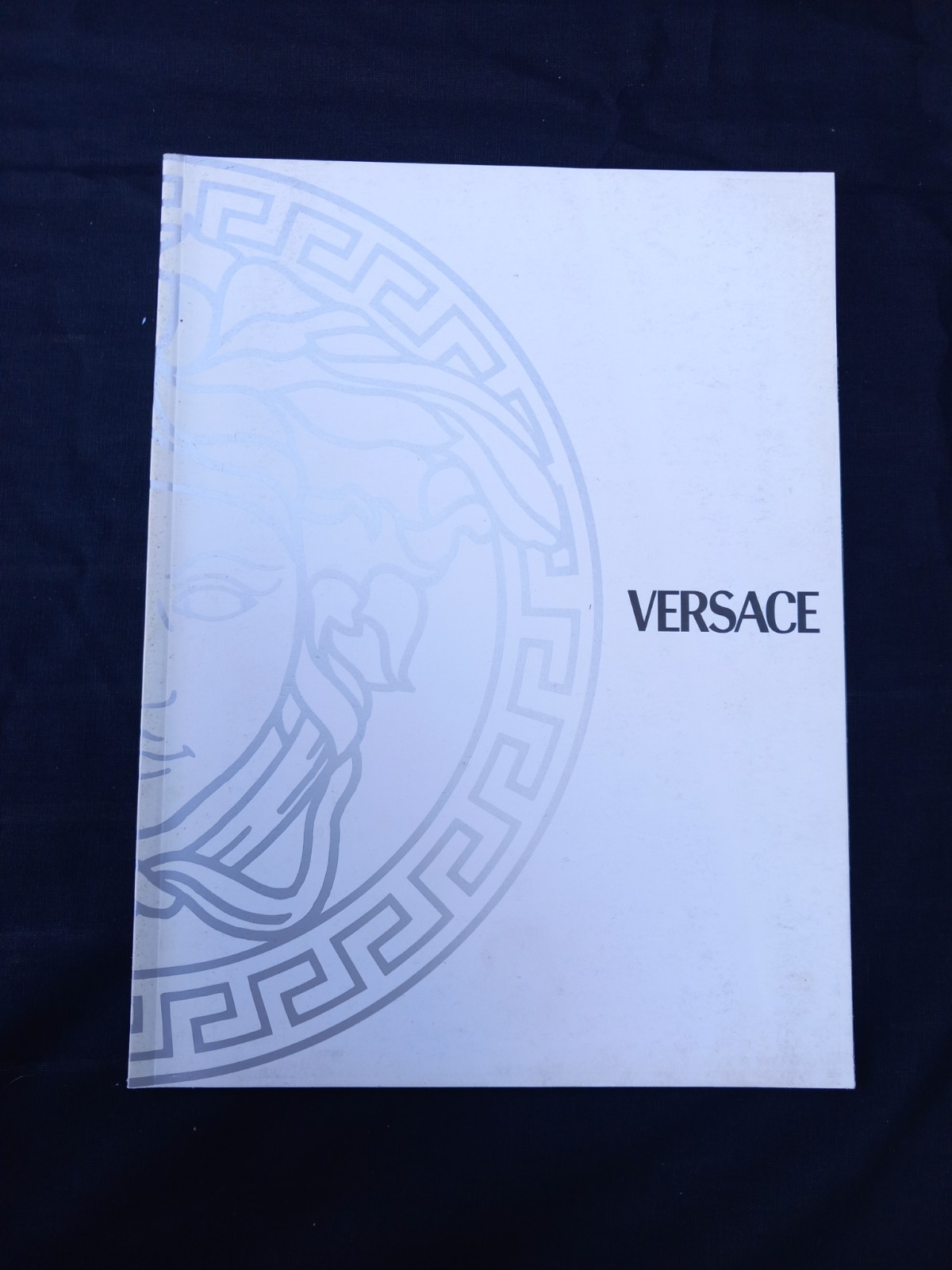 VERSACE Versus Womens Runway Collection – Fall/Winter 1998-1999- small format