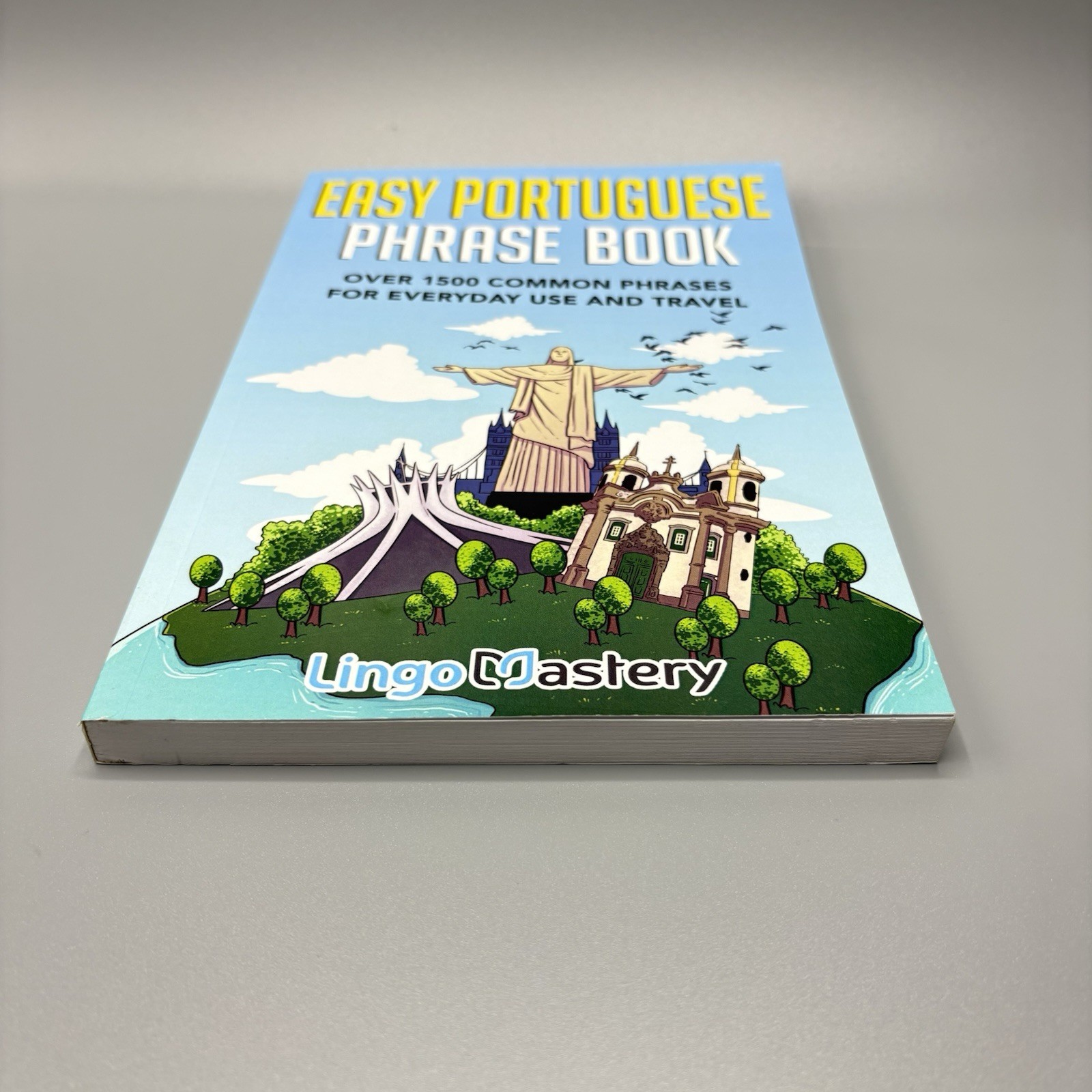 Easy Portuguese Phrase Book: Over 1500 Common Phrases Lingo Mastery PB Good