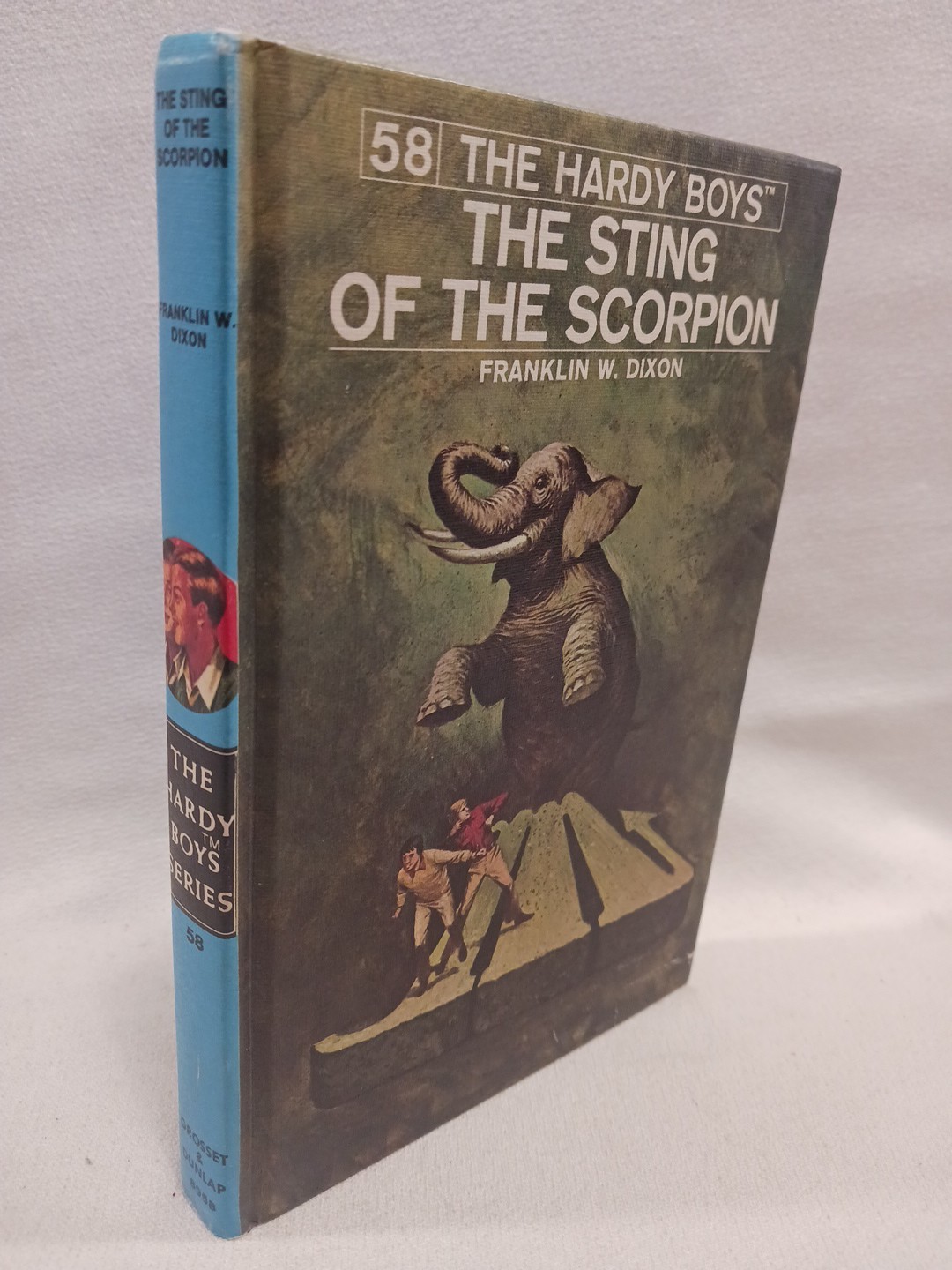 The Hardy Boys #58 The Sting Of The Scorpion 1979 Matte Picture Cover HARDCOVER