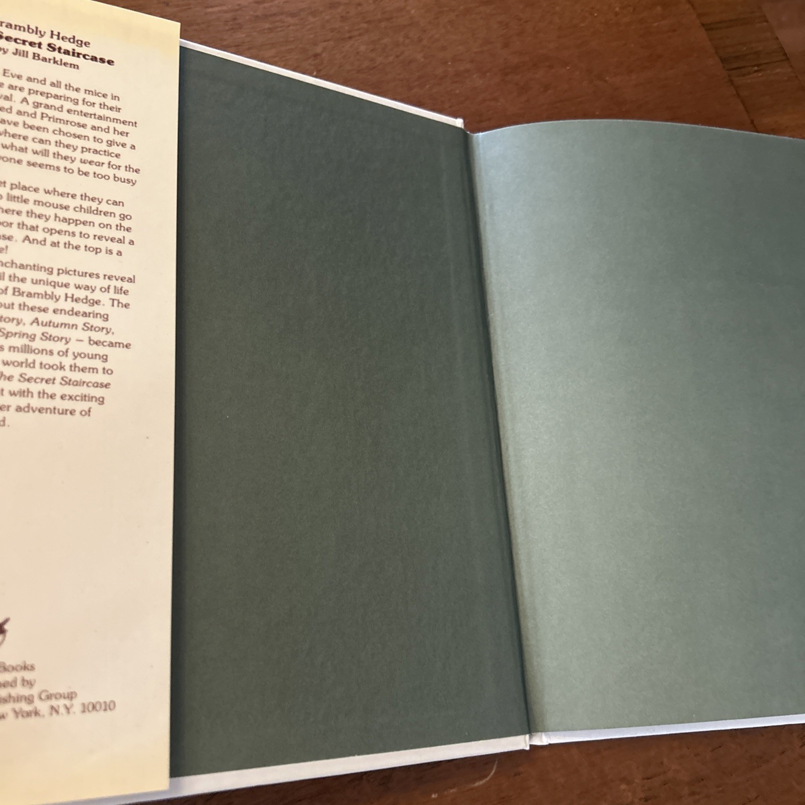 NEW The Secret Staircase Hardcover Jill Barklem 1983 1st Ed HCDJ Brambly Hedge