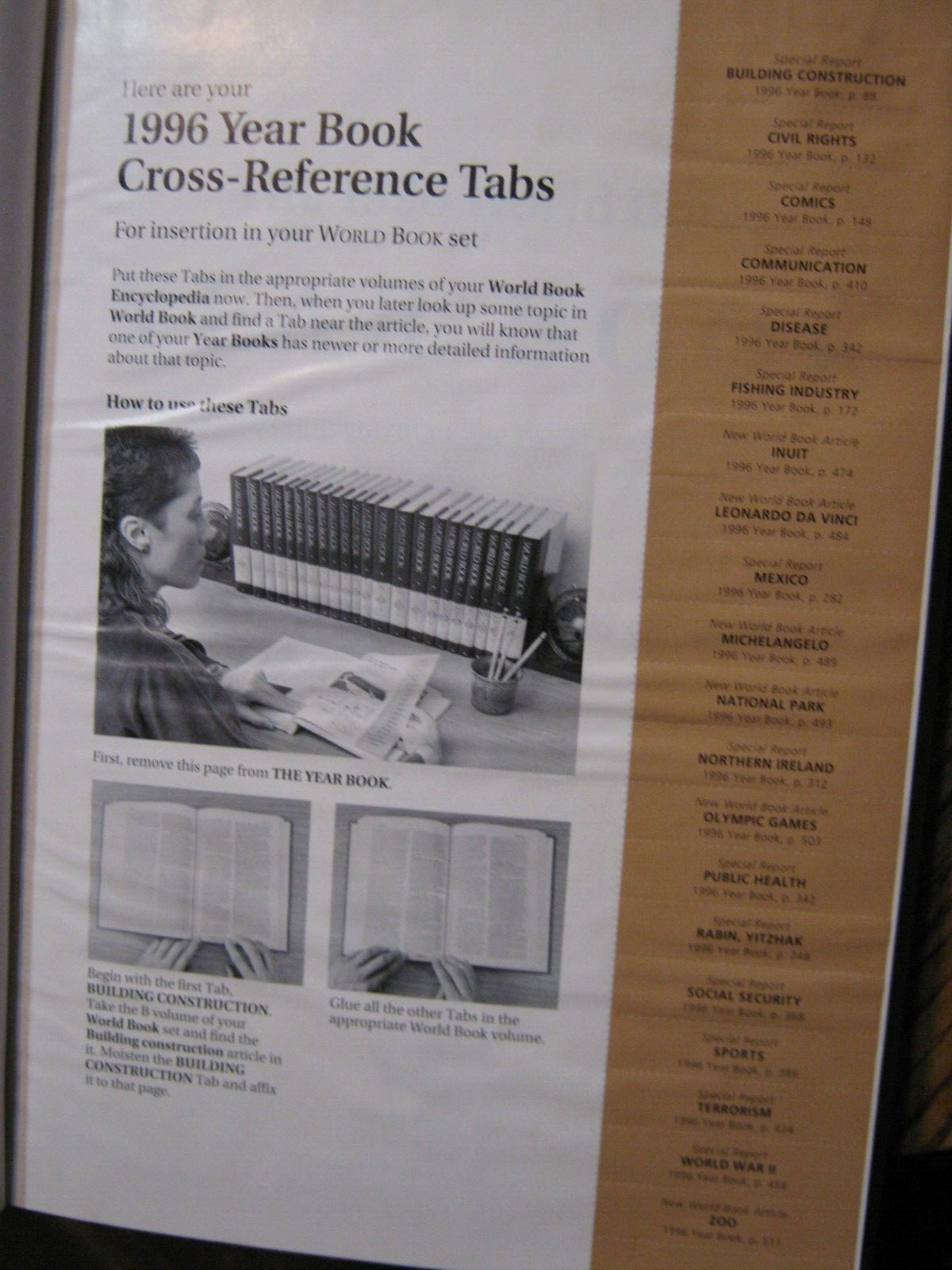 The World Book Yearbook 1996, 544 pages
