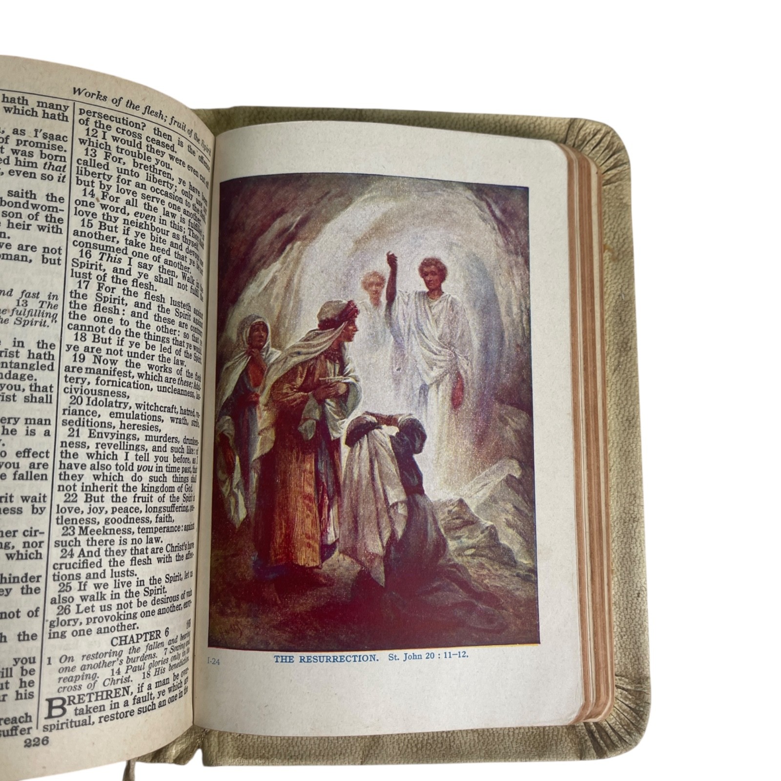 Vintage 1949 KJV HOLY BIBLE King James Version White Bold Print Leather 8 Inch