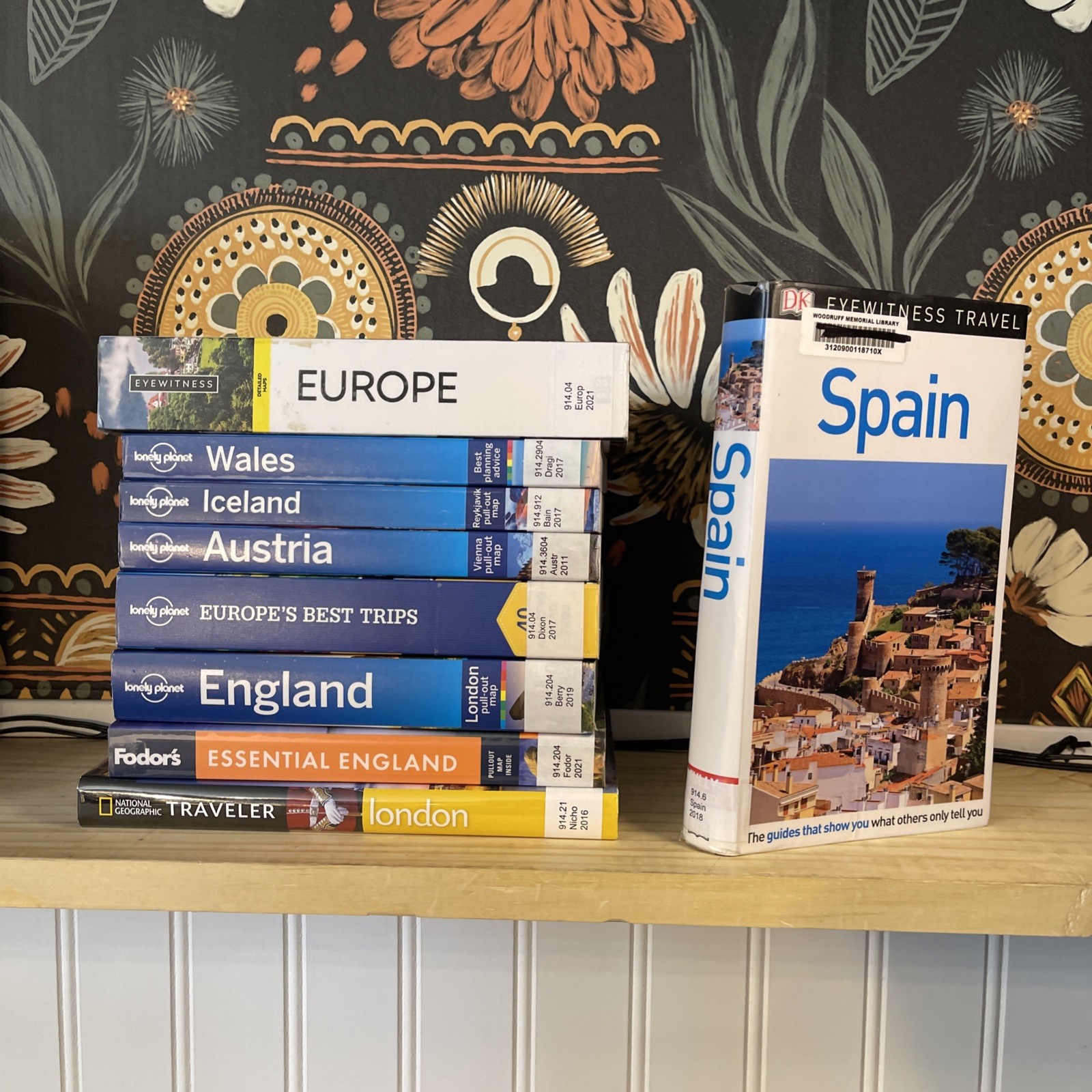 9pc Europe Travel Guide Bundle – Iceland England Spain London – DK Lonely Planet