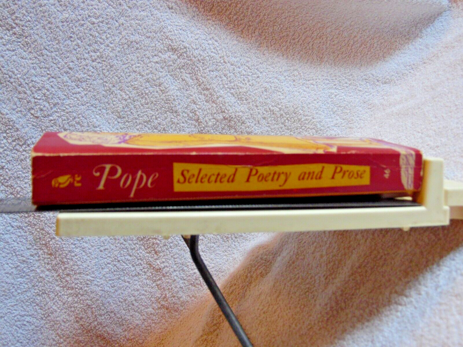 Selected Poetry and Prose – Alexander Pope, 1965 printing 450 pages pbk