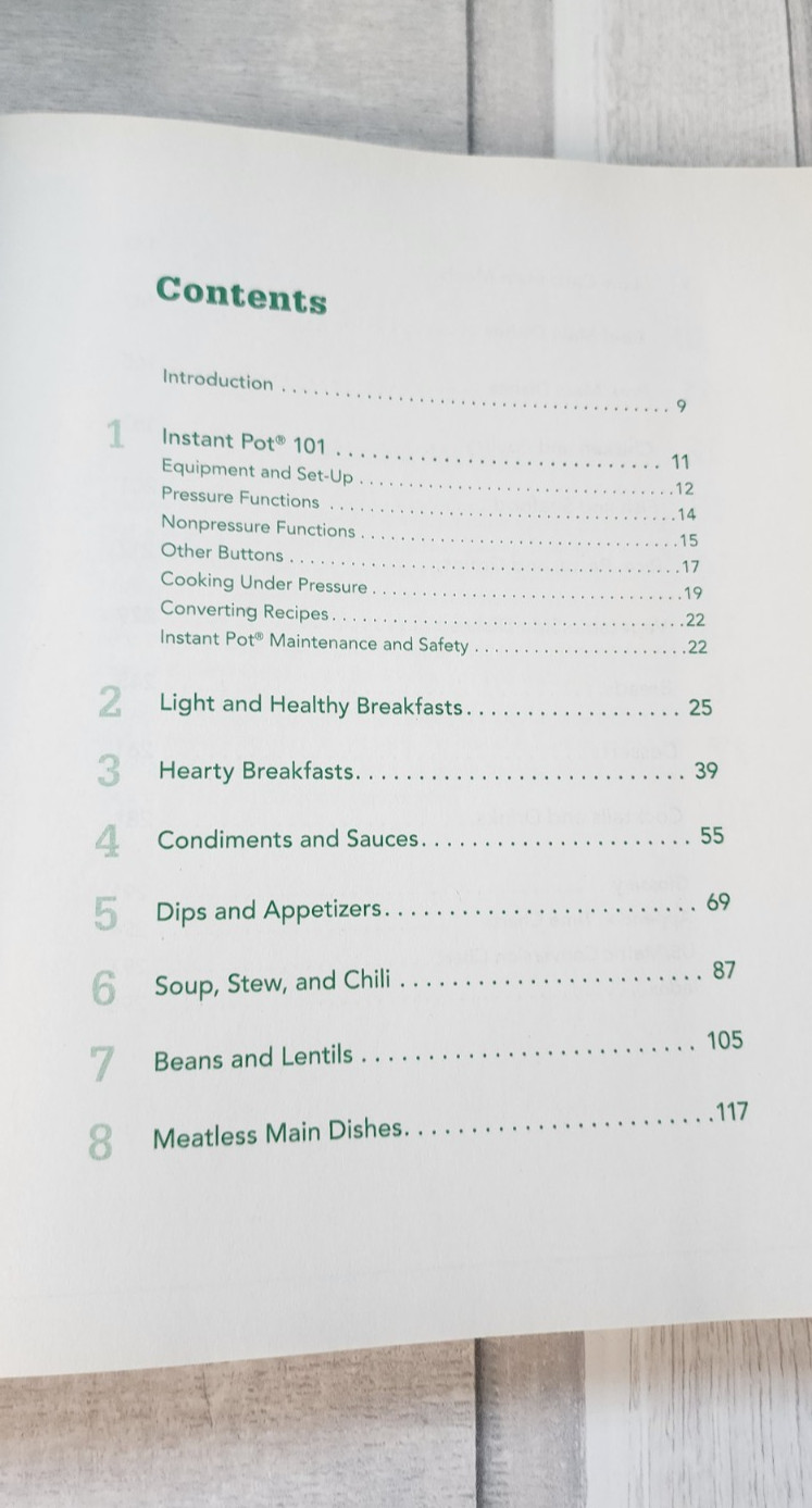 Everything Easy Instant Pot Cookbook paperback 2018 302 pages 300 recipes nice
