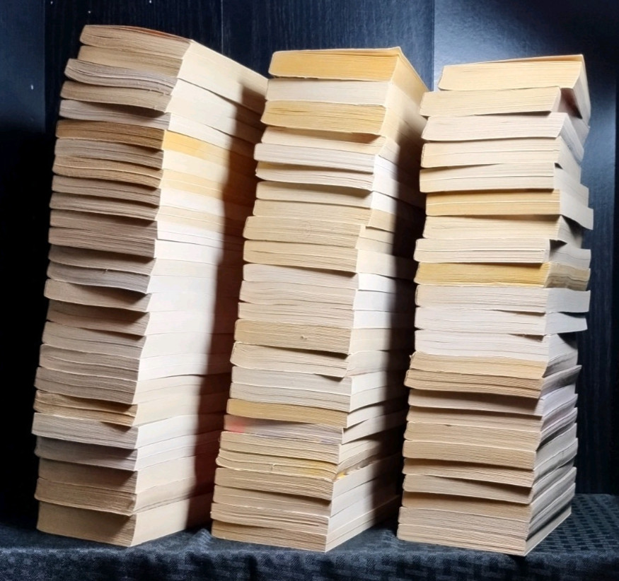 ROMANCE PAPERBACKS – BUILD YOUR OWN LOT Silhouette
