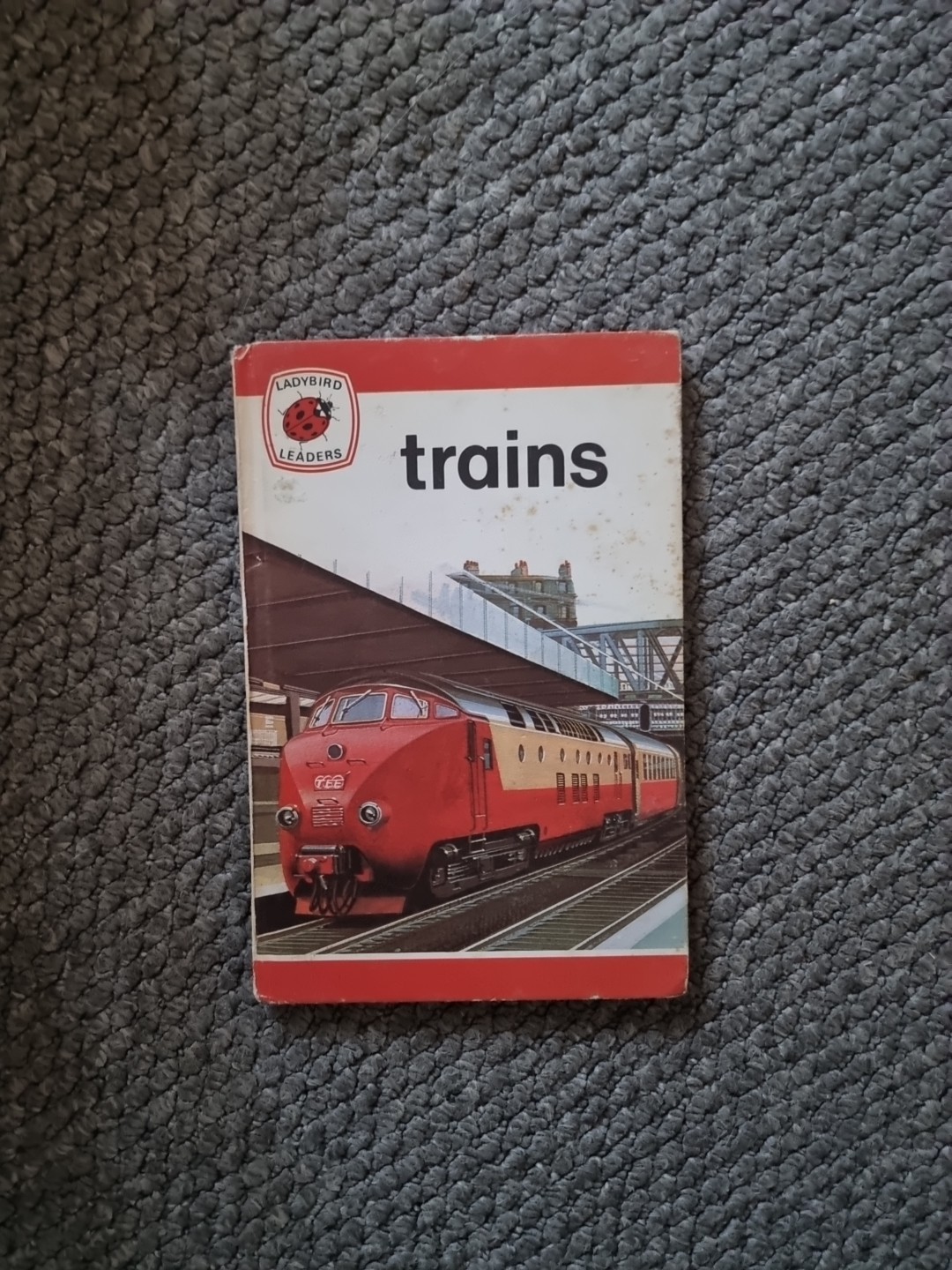 Trains by Ladybird Books 1974 Series 737 Hardback Book (Good Condition )