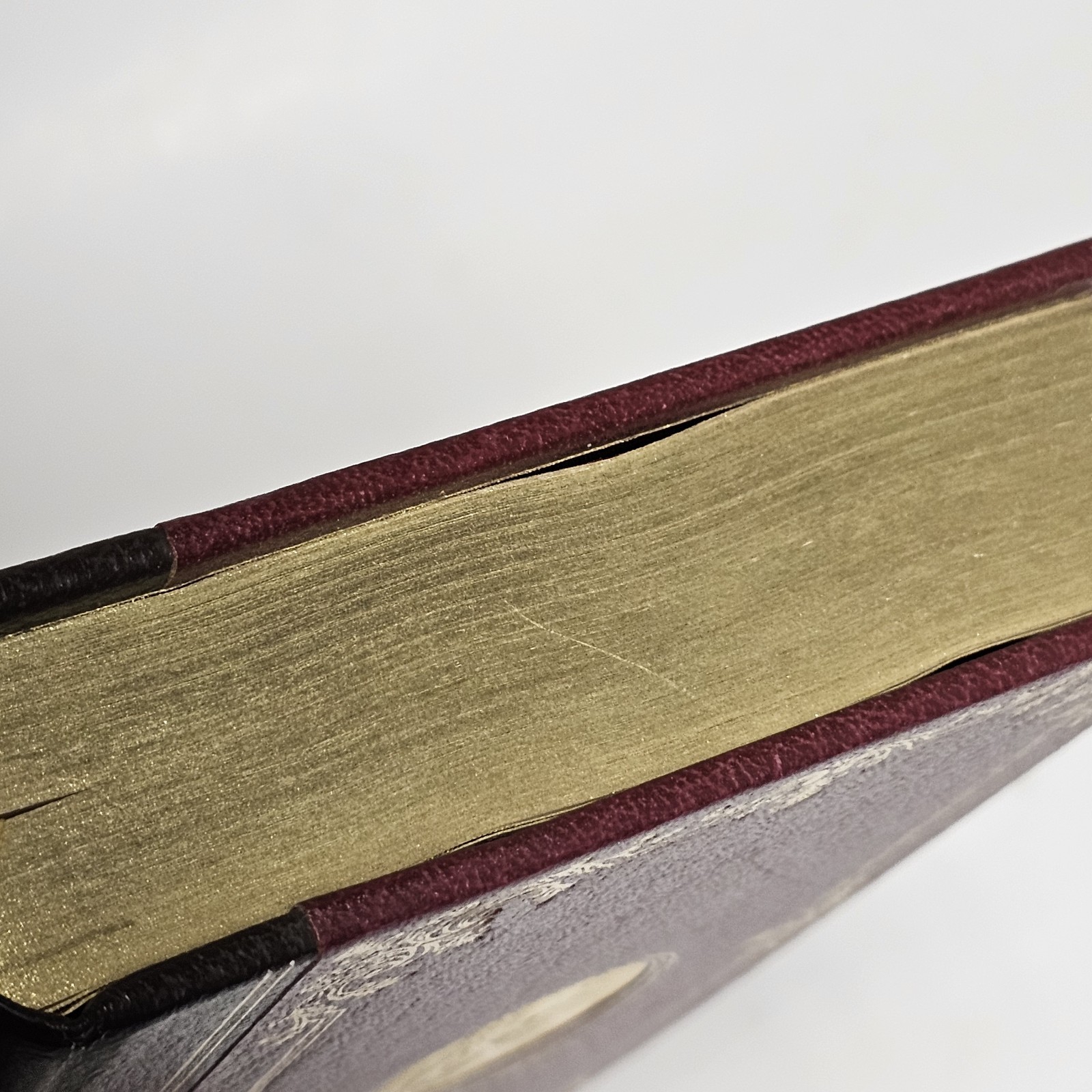 Charles Dickens Complete Works A Tale of Two Cities – Edito-Service Gilt – Book