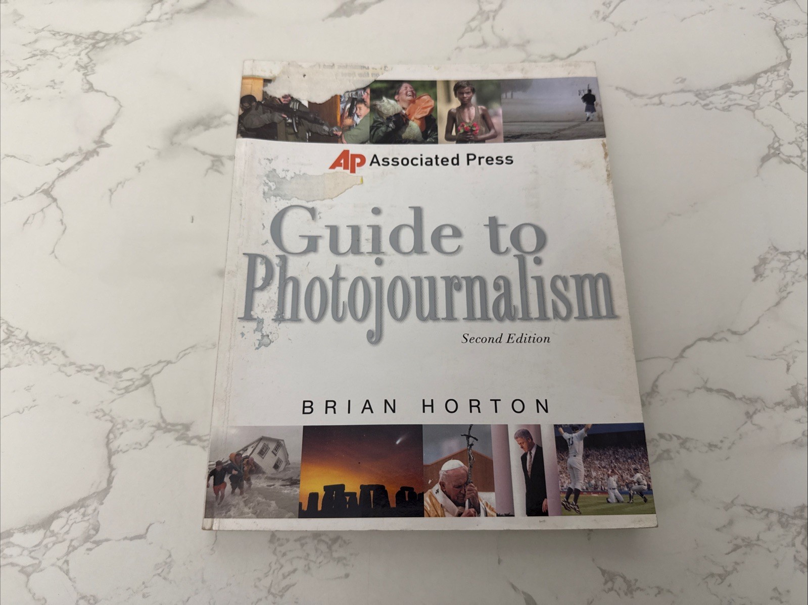 AP Associated Press Guide to Photojournalism – Paperback Book 2001 / PB Book