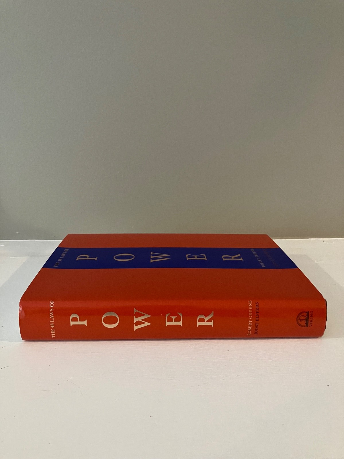 Robert Greene & Joost Elffers, The 48 Laws of Power, First Edition