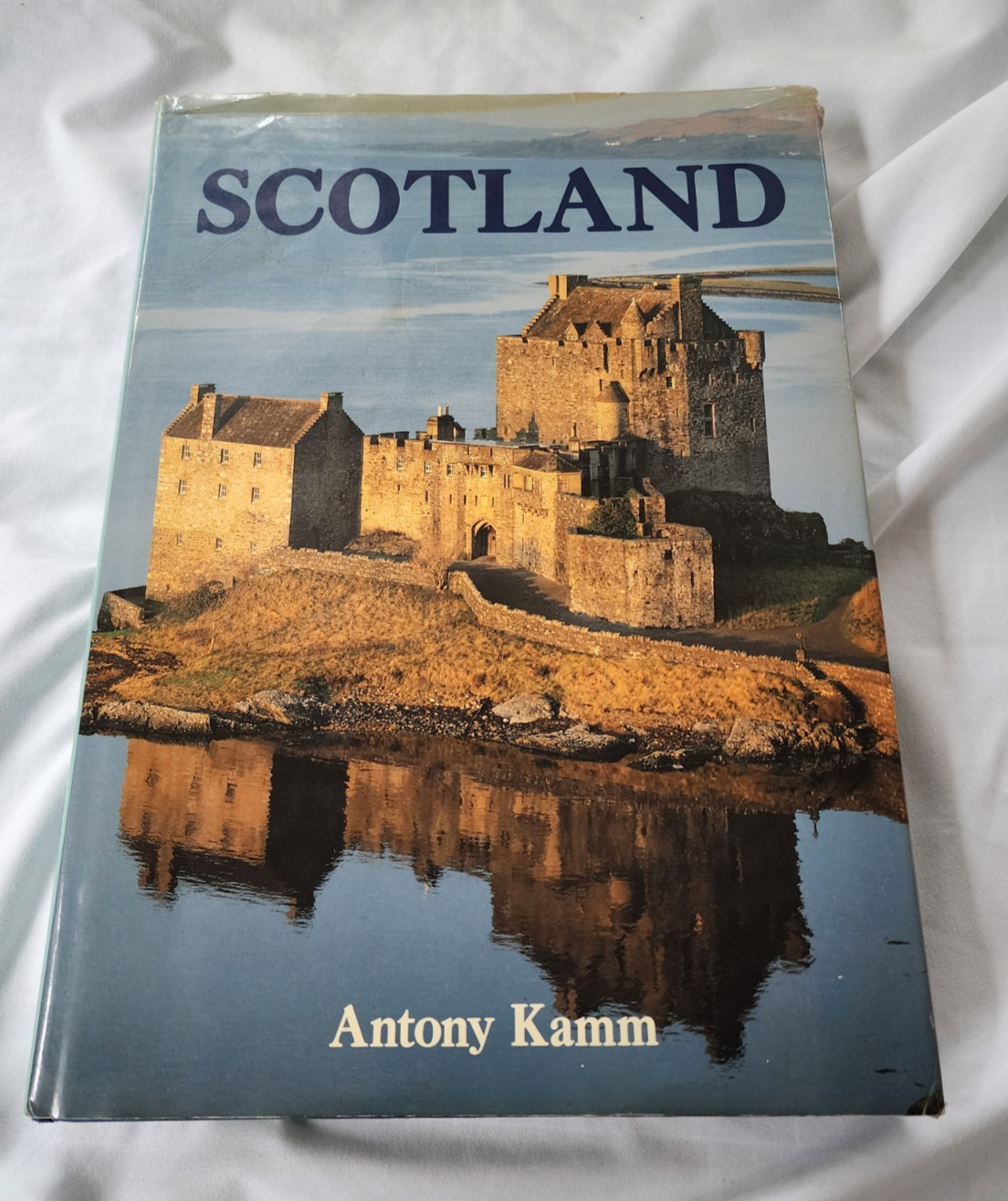 Scotland by Antony Kamm, Vintage Pictorial Hardcover Book, 1989, Over 266 pages