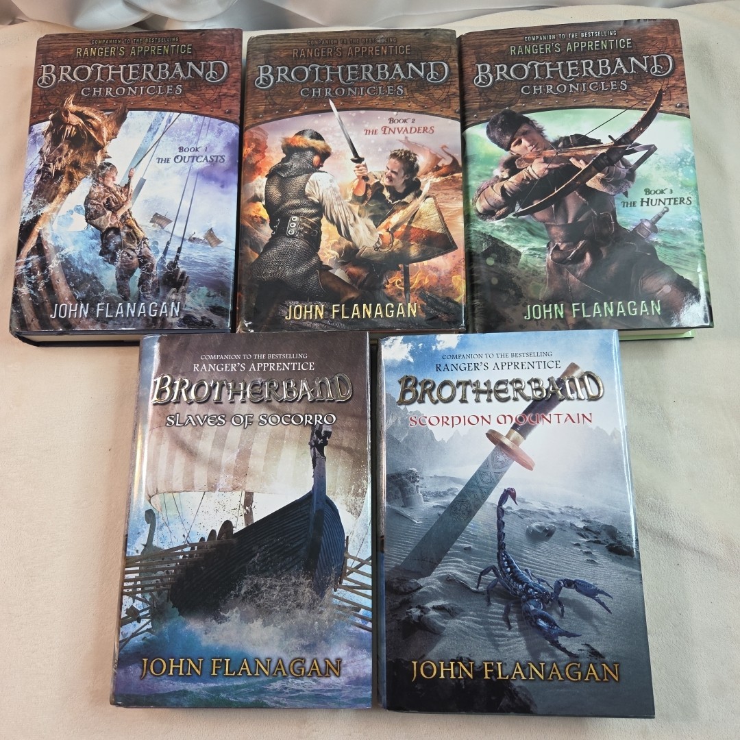 John Flanagan Brotherband Chronicles Books 1-5 Hardcover (Ranger’s Apprentice)