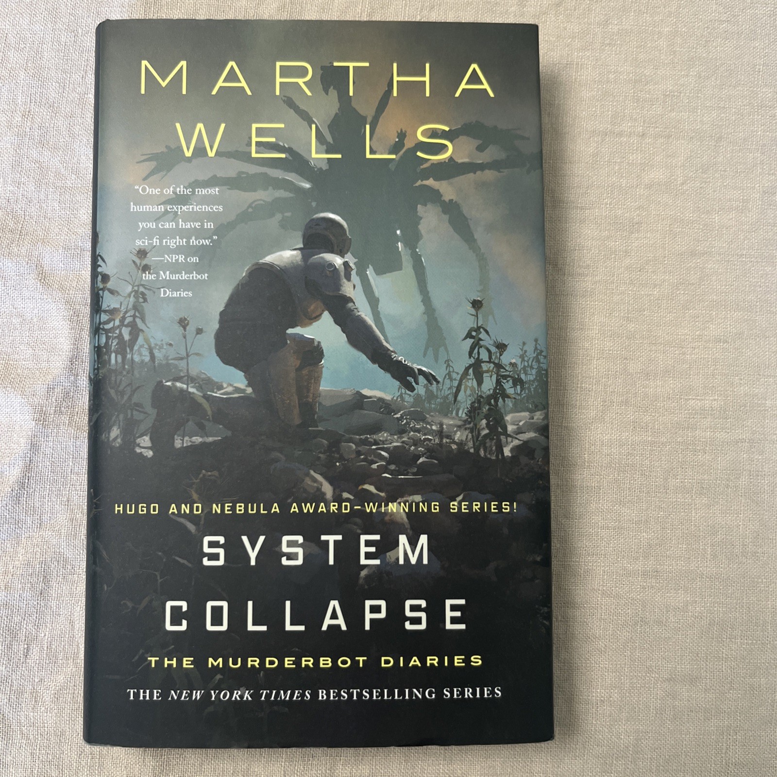 System Collapse, Martha Wells. Tor 2023. Signed 1st Printing.