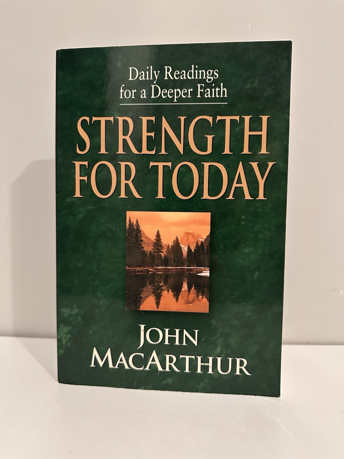 John MacArthur Strength for Today Daily Readings Deeper Faith Crossway 2002 PB