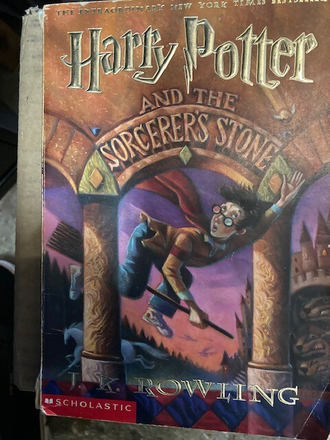 Harry Potter and the Sorcerer’s Stone by J. K. Rowling (1999, Trade Paperback)