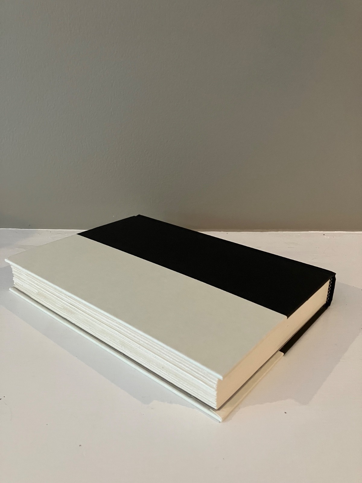 Robert Greene & Joost Elffers, The 48 Laws of Power, First Edition