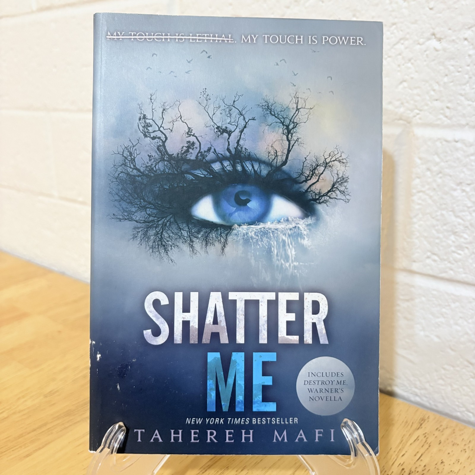 Shatter Me by Tahereh Mafi (2012, Trade Paperback; Revised with Novella)
