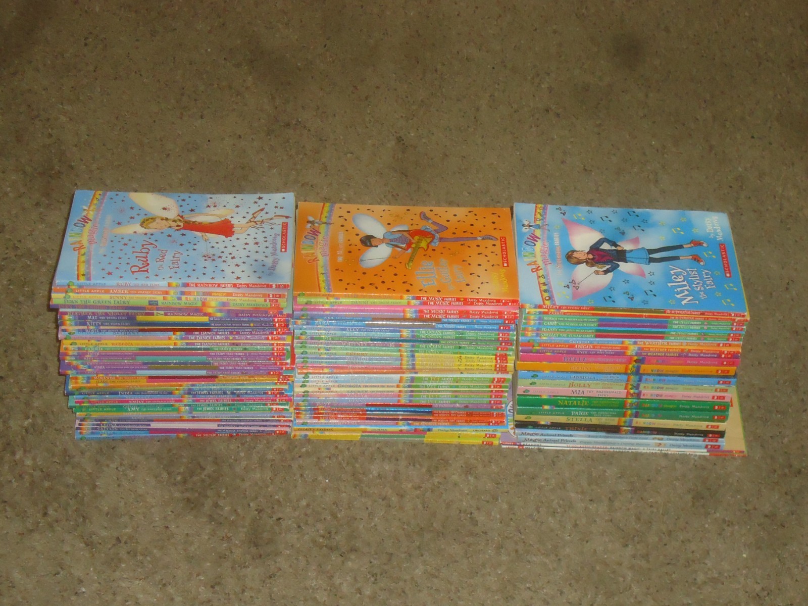 Lot 87 Rainbow Magic & Magic Animals Books Daisy Meadows Fairies