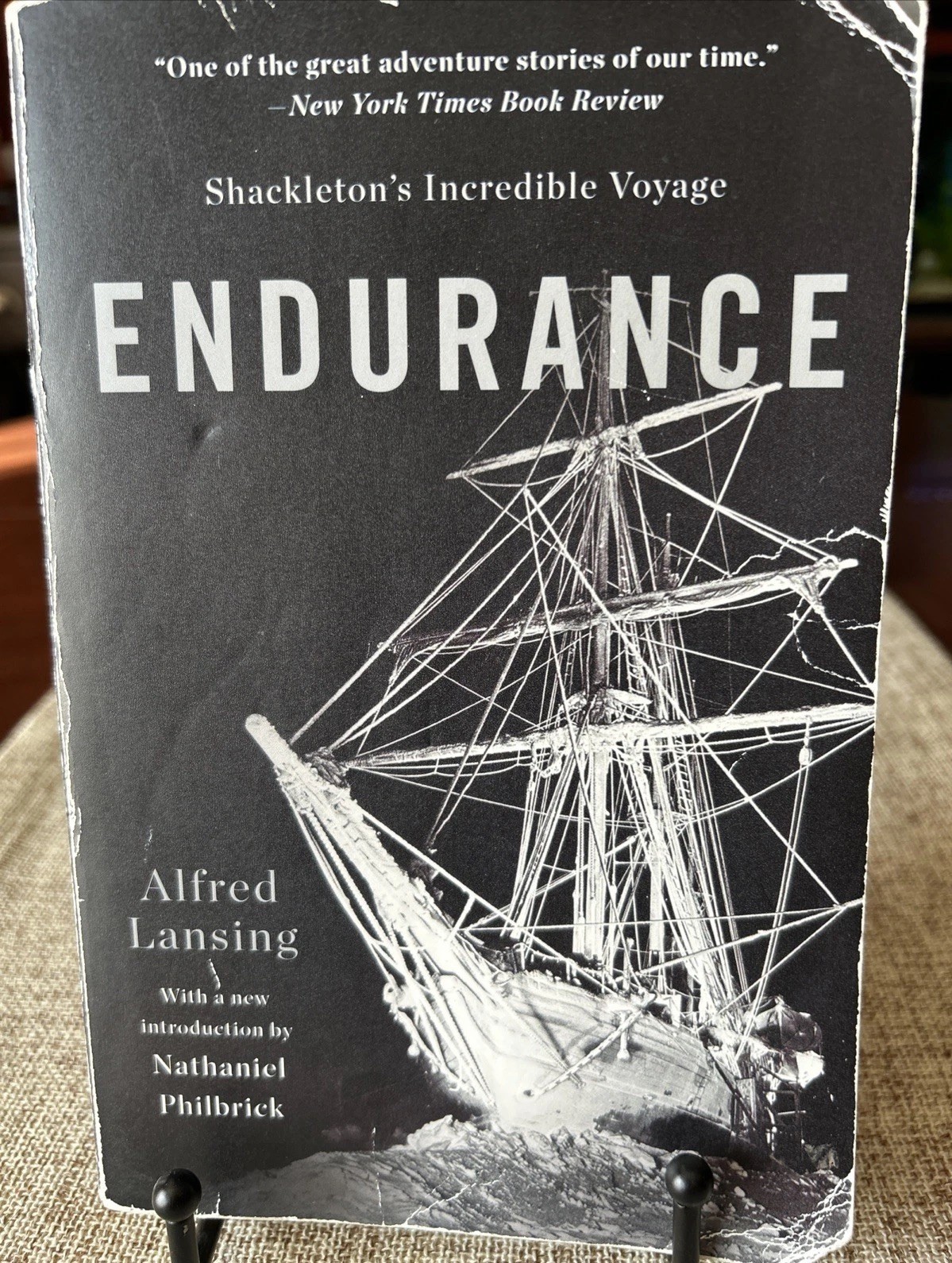 Endurance :Shackleton’s Incredible Voyage by Alfred Lansing (2014,PB) Amazing
