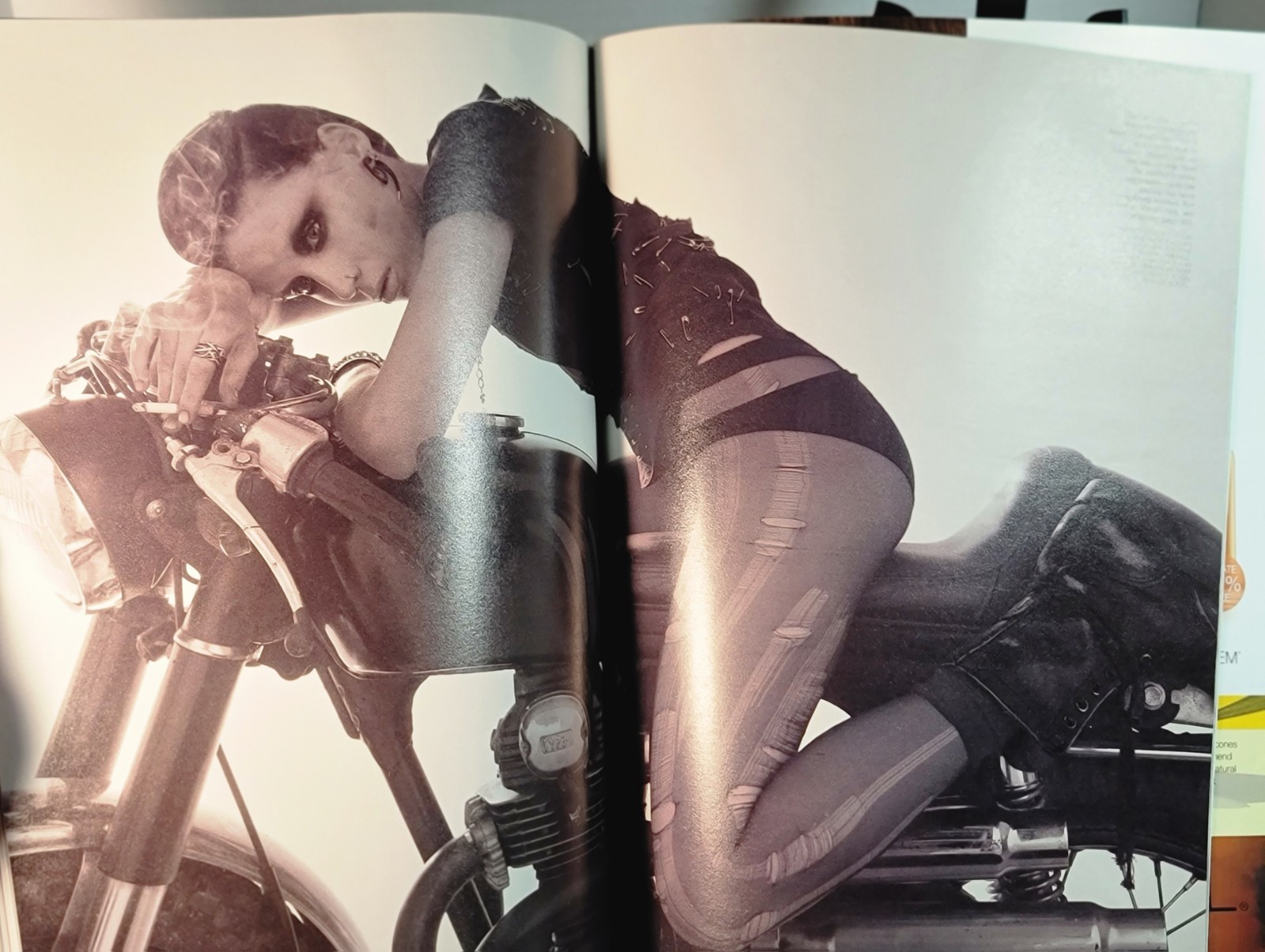 V MAGAZINE 54 FALL 2008 GISELE & W FEB 2011 MOVIE ISSUE – FASHION MODELS CELEBS