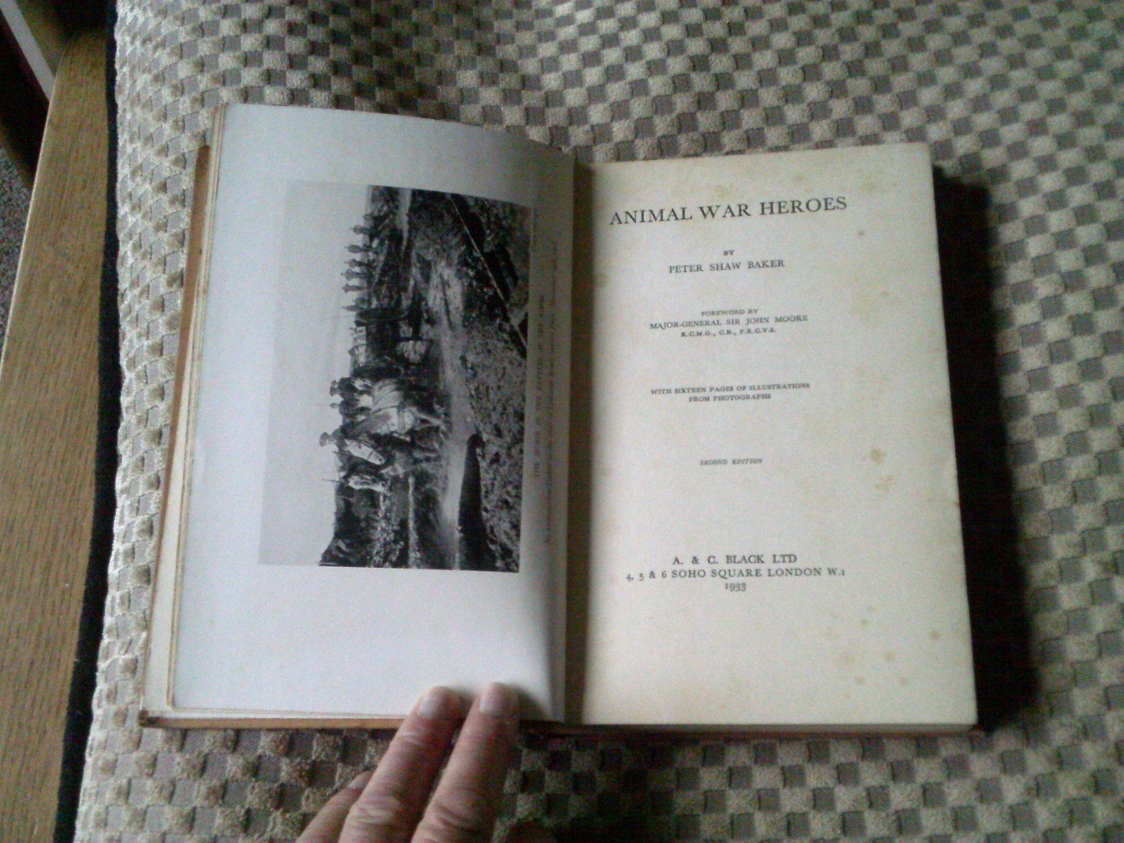 Animal War Heroes PETER SHAW BAKER Hardback 1933 Illustrated A & C Black 2nd Ed