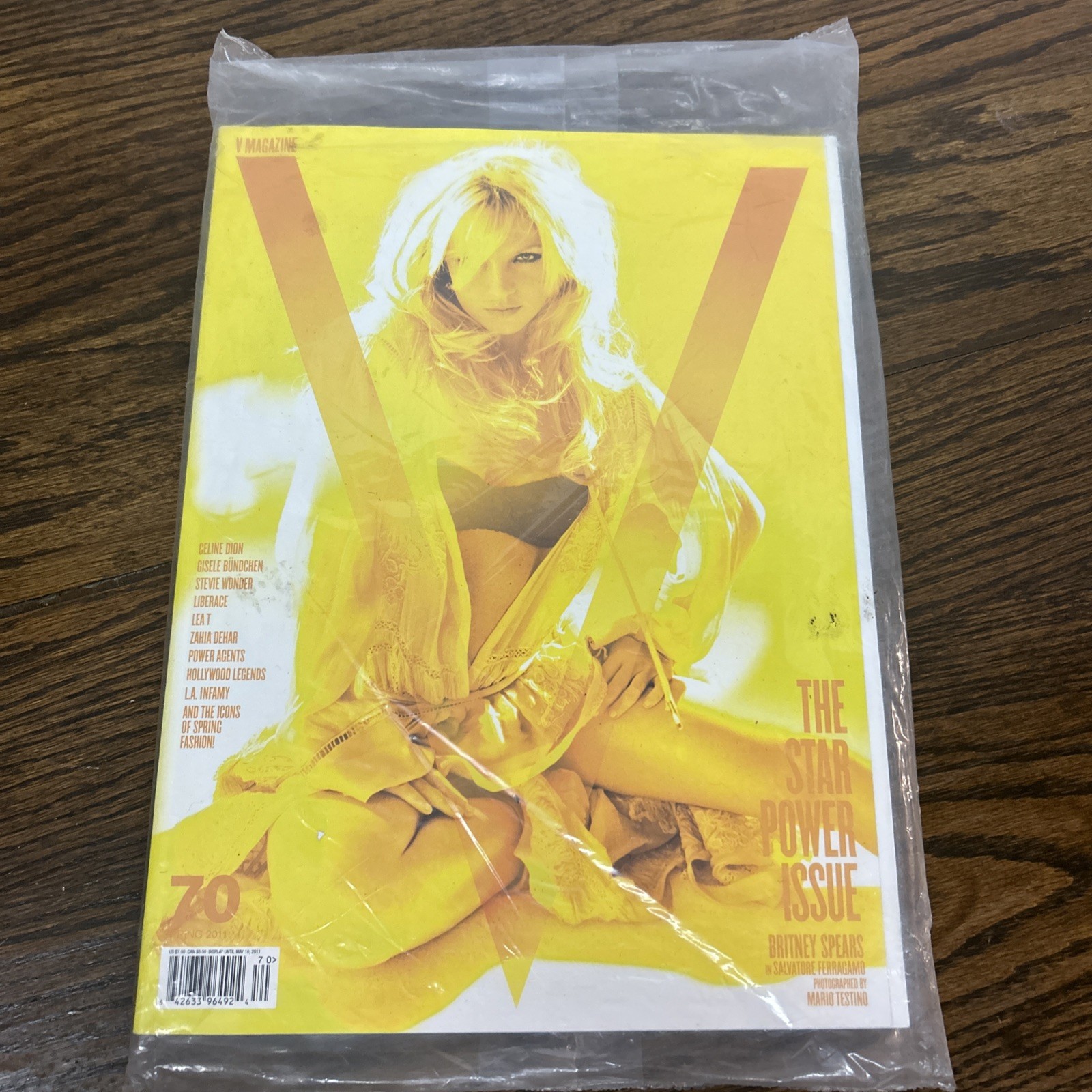 Britany Spears Cover V Magazine # 70 Spring 2011 New In Bag Yellow