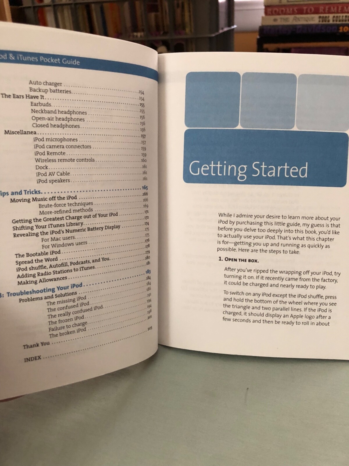 Pocket Guide Ser.: The iPod and iTunes Pocket Guide by Christopher Breen (2006)