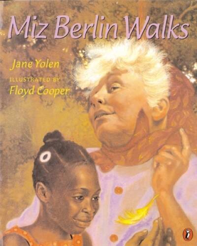 Miz Berlin Walks – Paperback By Yolen, Jane – GOOD