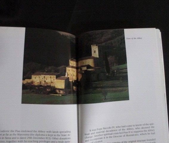 MONTALCINO GUIDE TO TOWN & TRADITIONS ITALY BELLUCCI Paperback Book 61 Pages