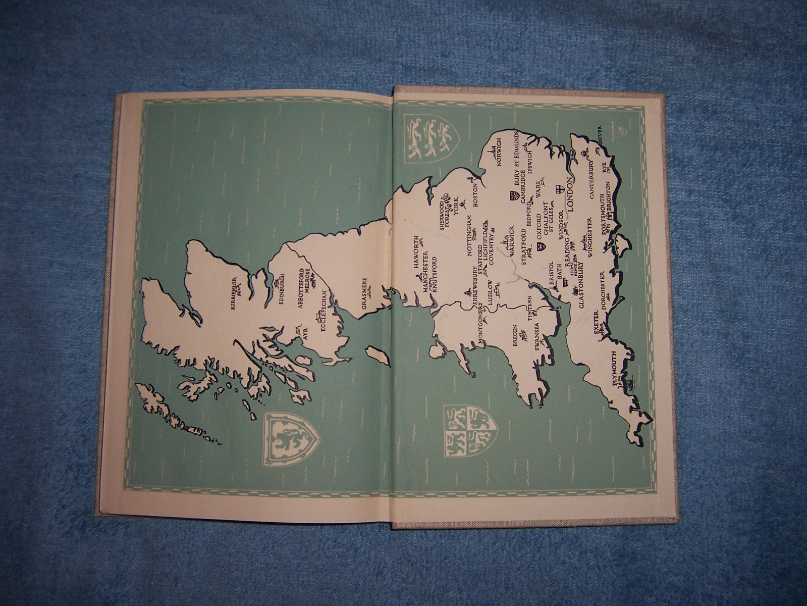 A LITERARY JOURNEY THROUGH WARTIME BRITAIN/1st Ed/HC/War/Military/WWII 1939-45