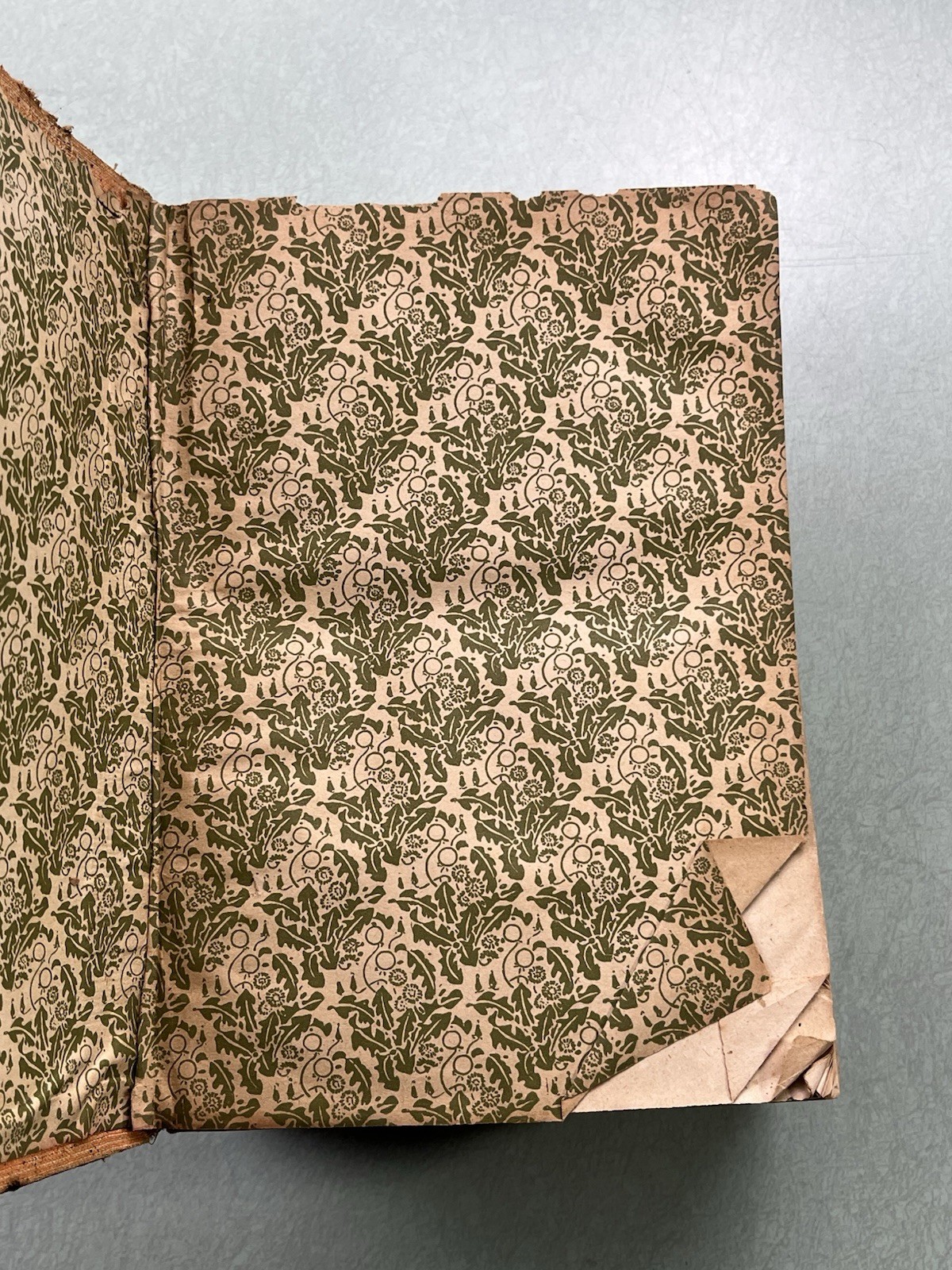 Nouveau Petit Larousse Illustre 1940 Nouvelle Edition Book Hardcover Vintage