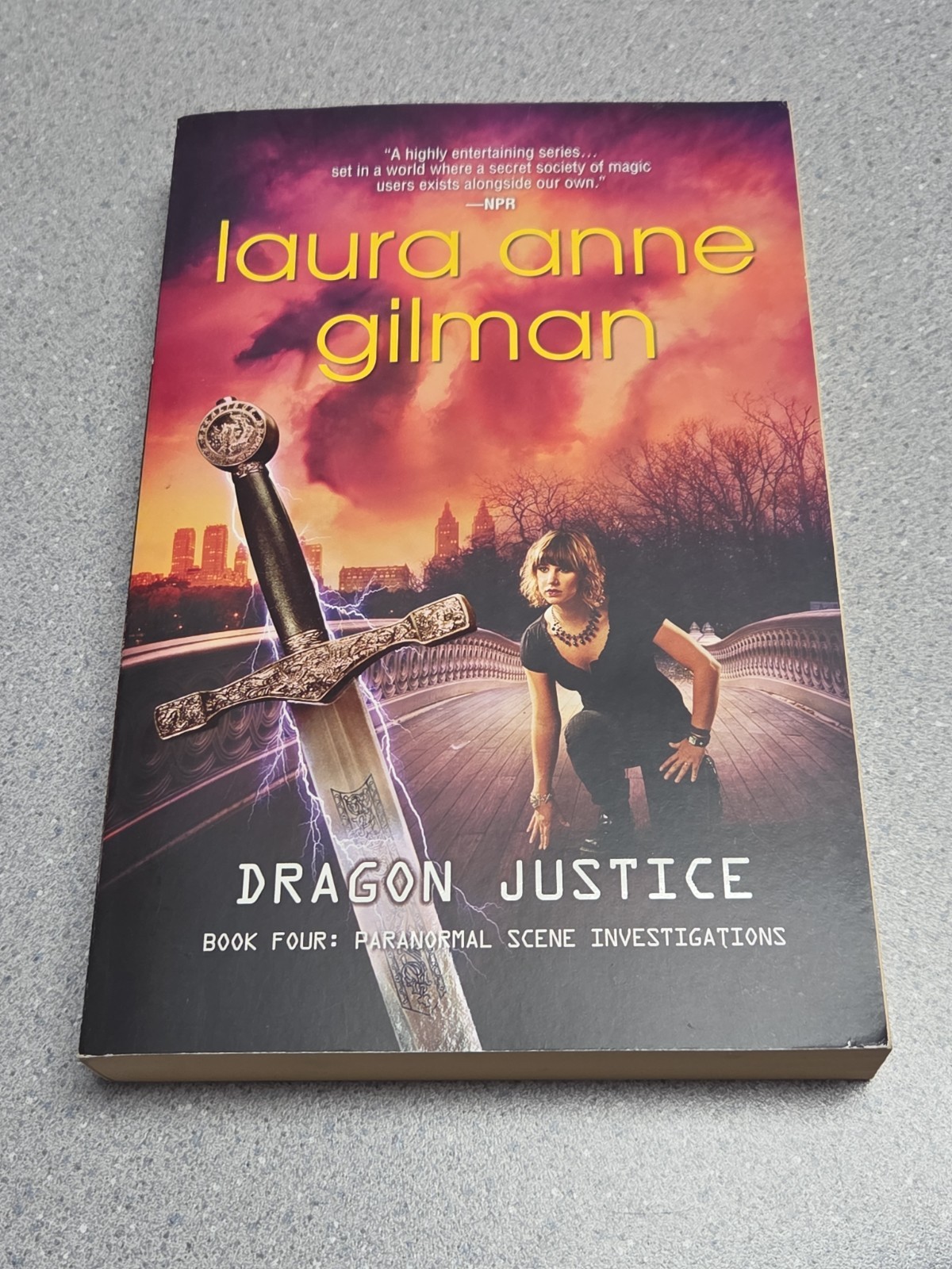 Laura Anne Gilman DRAGON JUSTICE – Paperback Paranormal Mystery Urban Fantasy