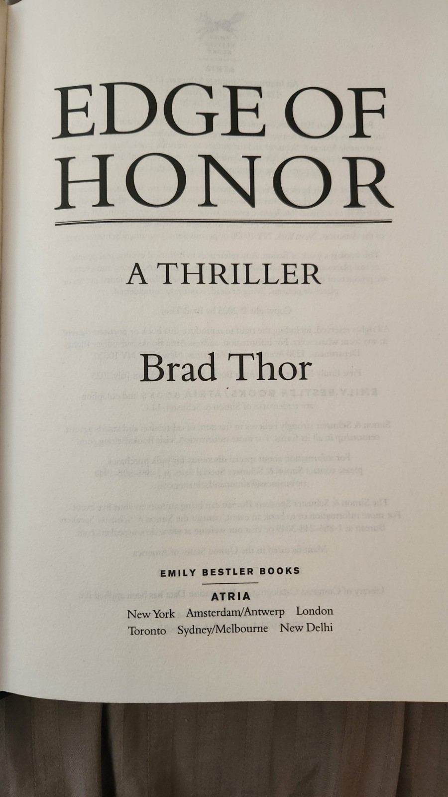 Edge of Honor : A Thriller by Brad Thor (2025, Hardcover)