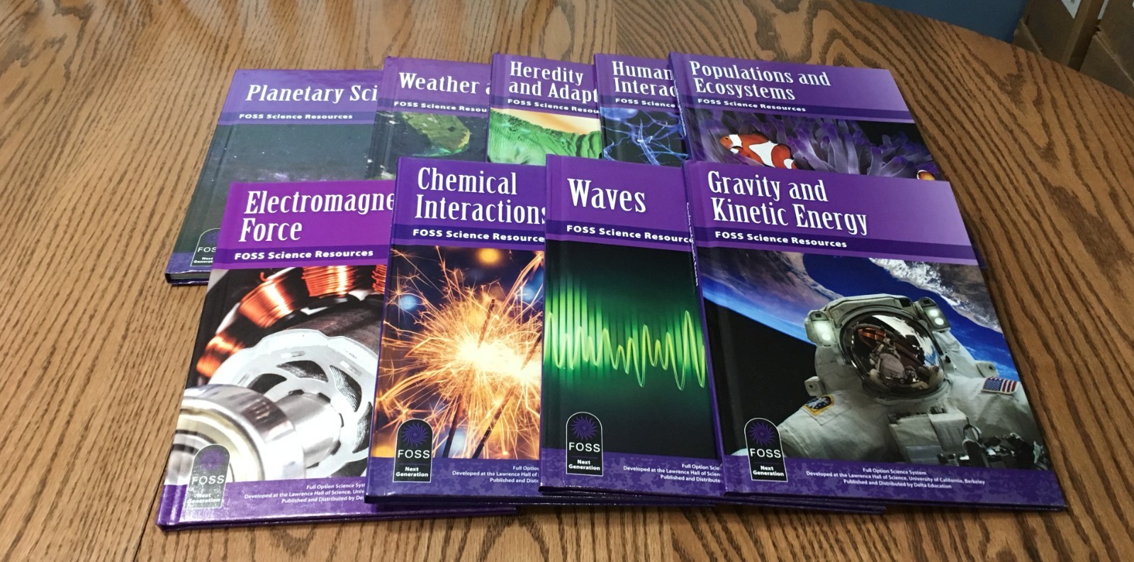 9 STUDENT TEXTS / FOSS SCIENCE / PHYSICAL, EARTH & LIFE SCIENCE GRADES 6 – 8 HC