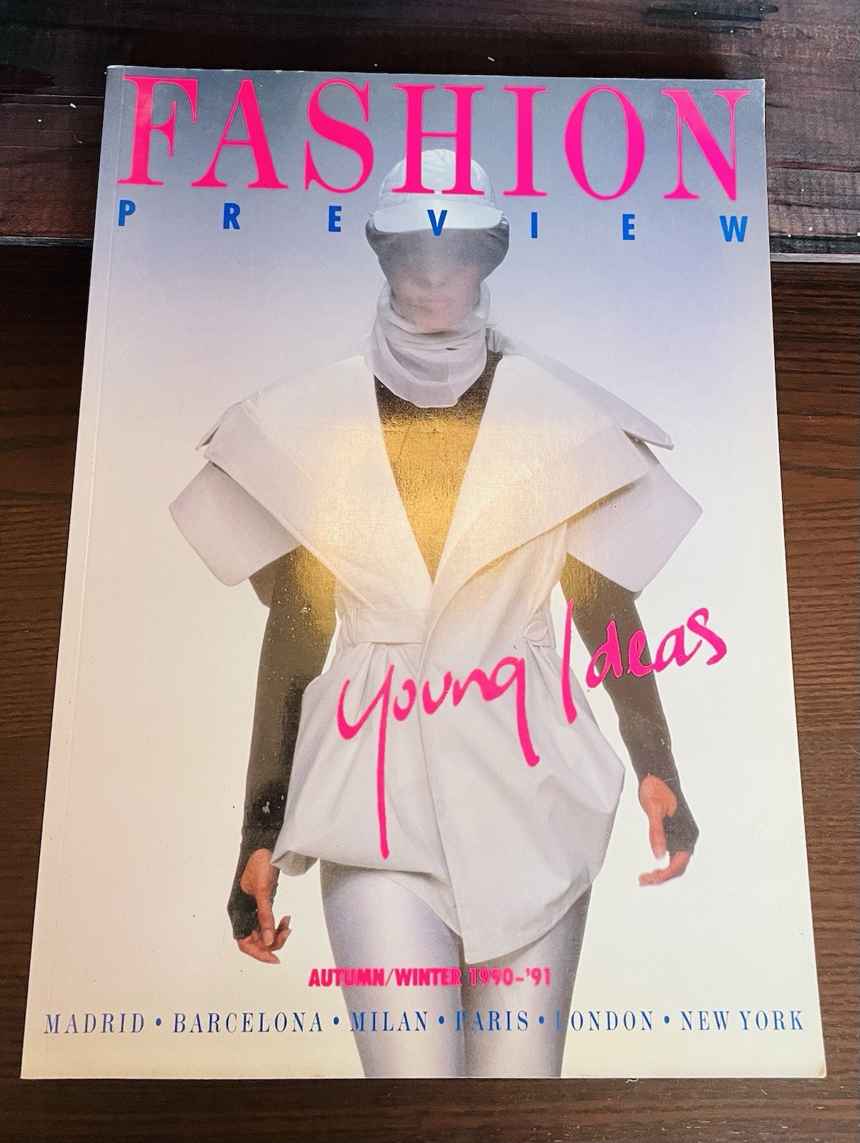 Fashion Preview Young Ideas Autumn Winter 1990 -91 Magazine Color Photos Vintage