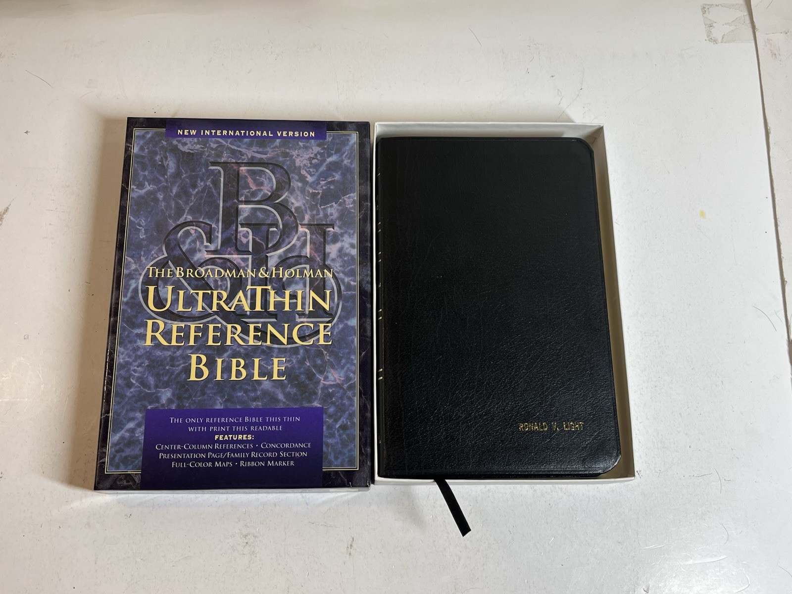 Broadman & Holman Ultrathin Indexed Reference Bible NIV 1986 Black In Box