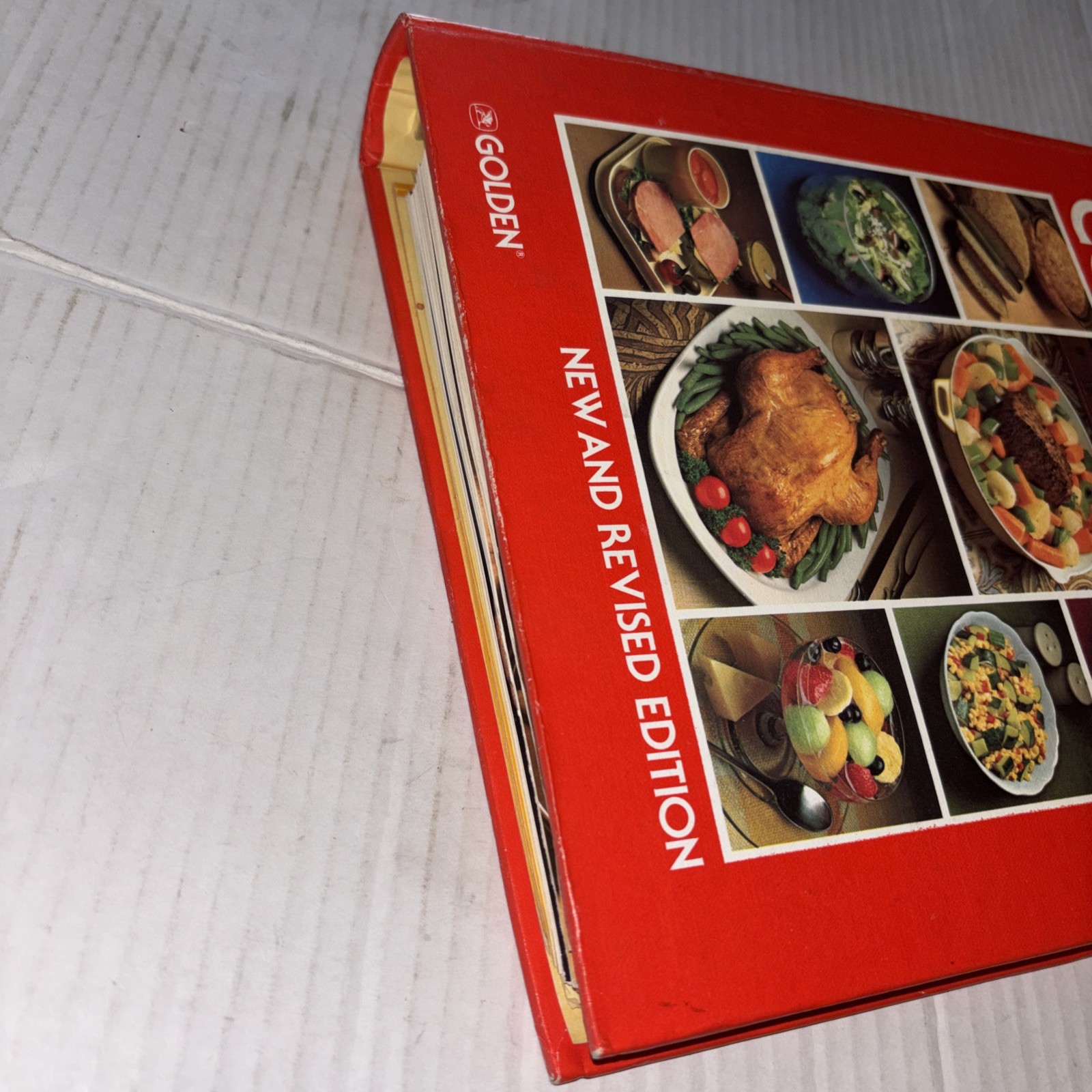 Betty Crocker’s Cookbook New and Revised Edition 1978 5 Ring Binder Golden Press