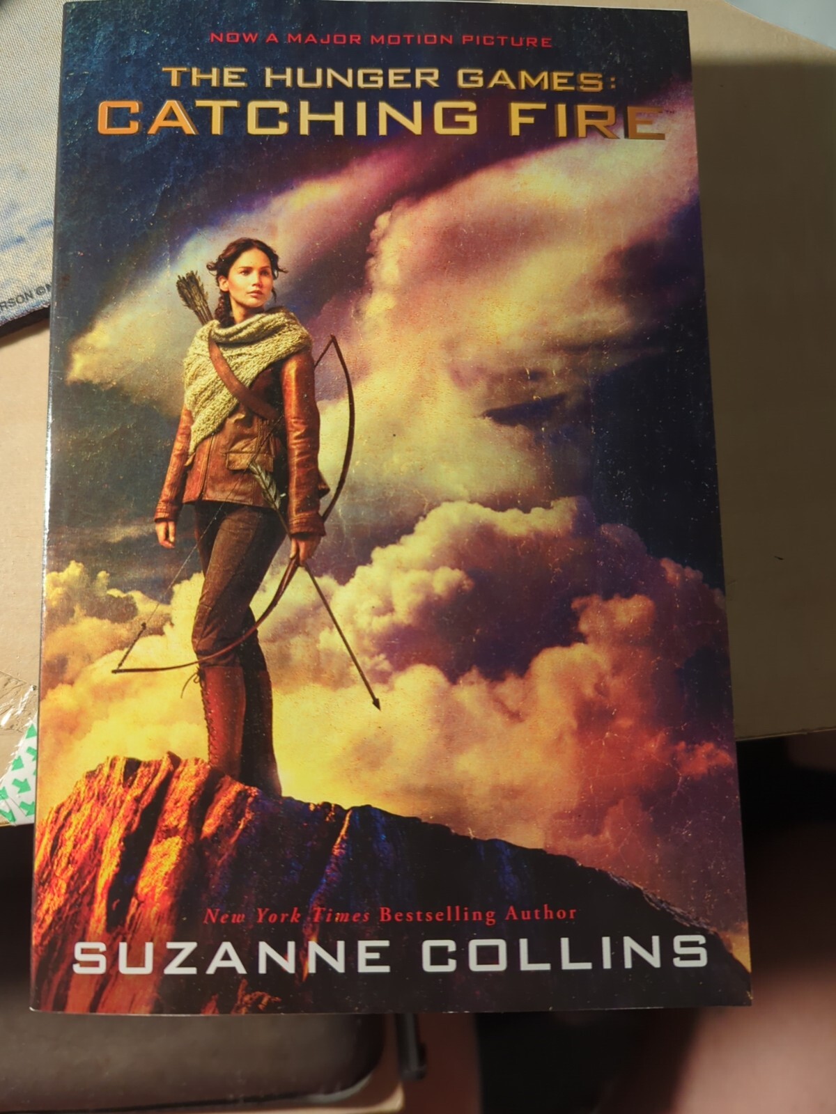 H The Hunger Games Catching Fire movie tie in paperback book by Suzanne Collins