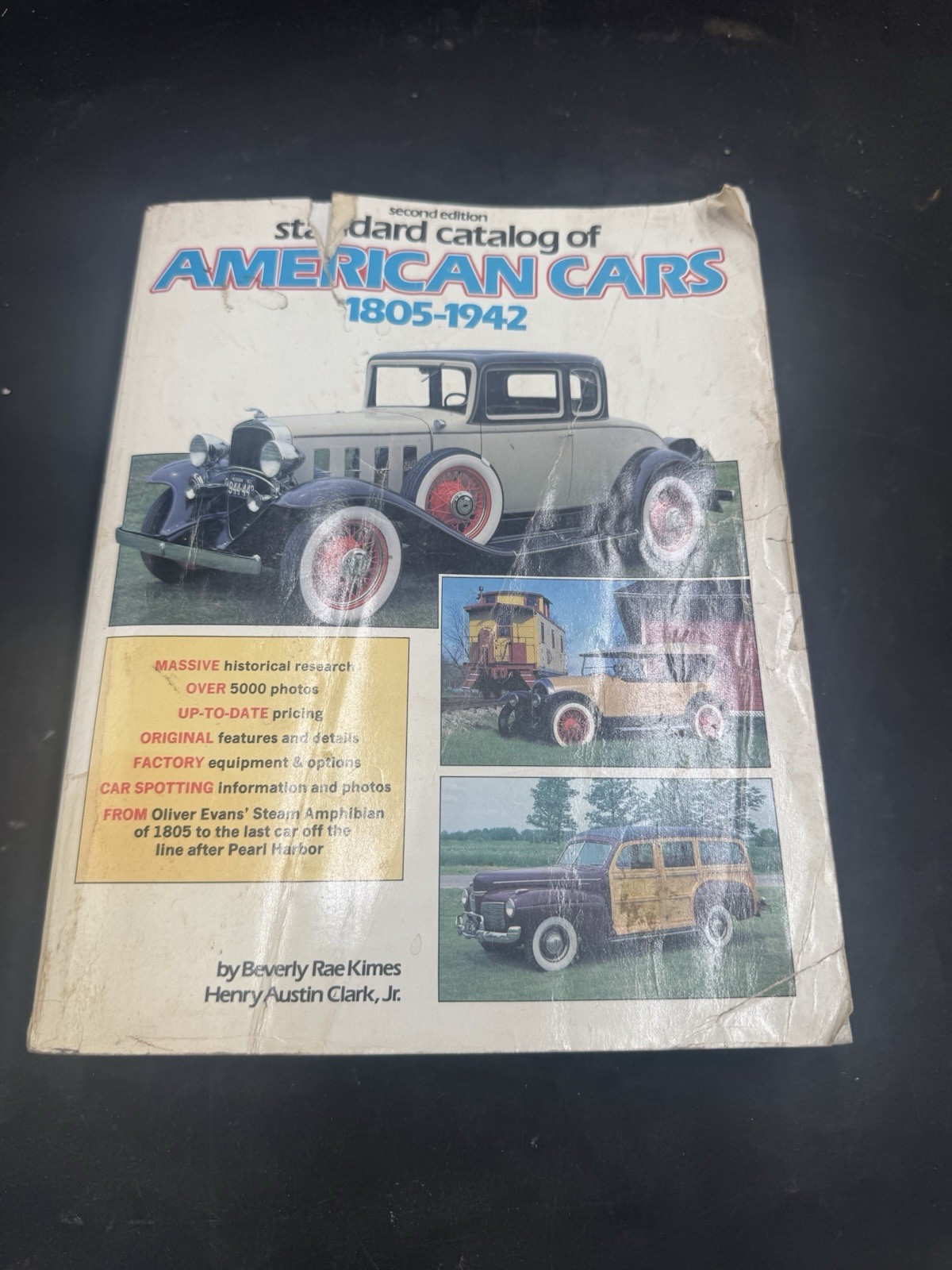 Standard Catalog of American Cars 1805-1942 [Paperback] Beverly R. Kimes
