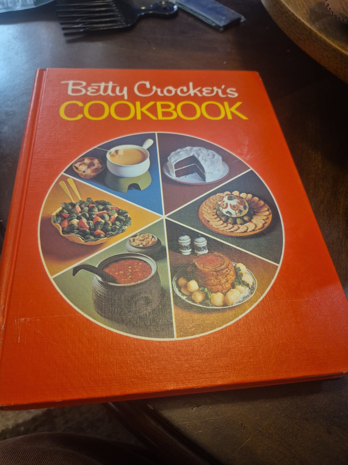 Betty Crocker’s Cookbook 1972 Red Pie Cover Vintage Hardback (BG2)