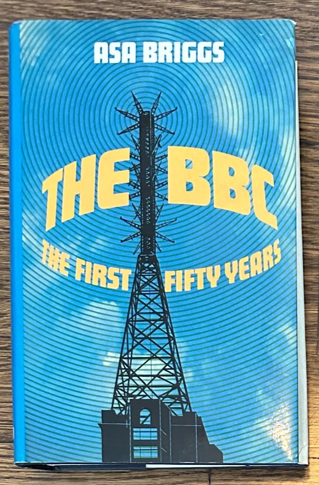 (Hardcover) Asa Briggs / THE BBC: THE FIRST FIFTY YEARS (1985 Oxford UK)