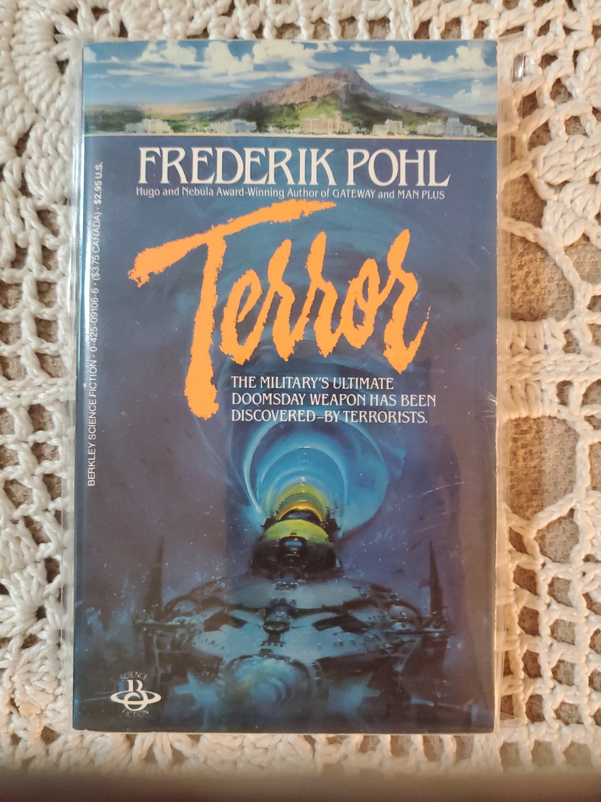 Terror by Frederik Pohl 1986 Berkley VG+ Unread