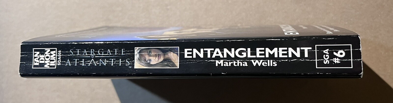 STARGATE ATLANTIS : ENTANGLEMENT by Martha Wells 2007 paperback TV SCIFI