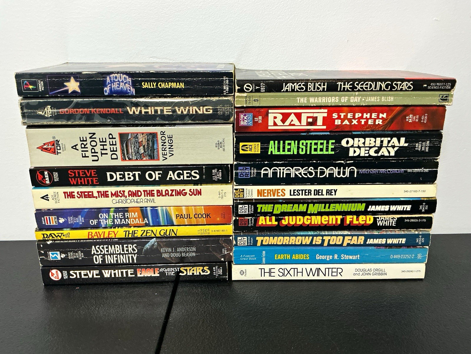 Lot of 20 Science Fiction Paperback Books Steve White James Blish #B104